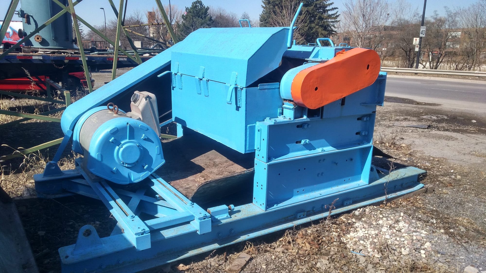 Chipper,Waferizer, 200HP, for wood & logs, ex Domtar, makes 2" chip,REDUCED !