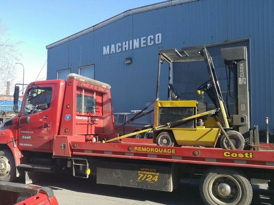 Forklift truck, electric, 4000 lb. low-profile, quad mast, cage,18 ft. 'Clark'