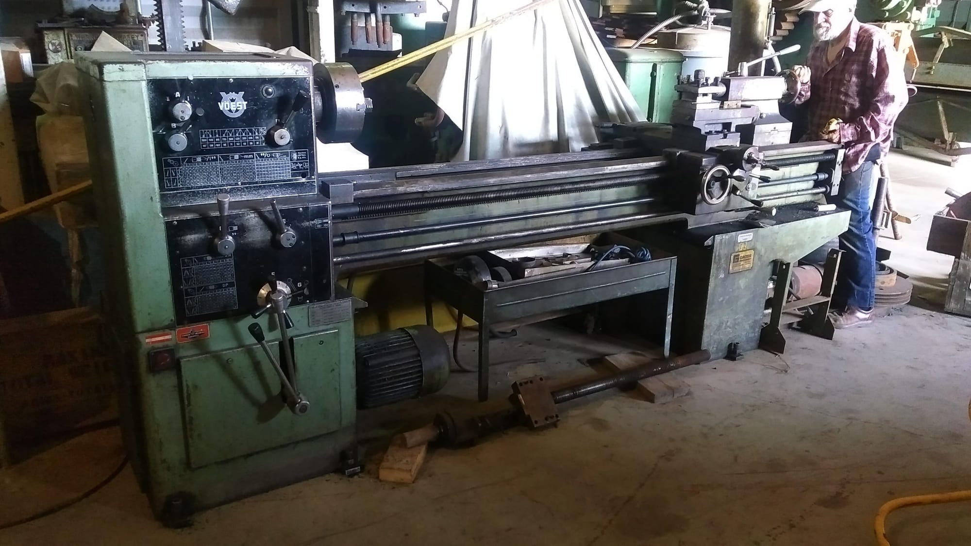 20/25  x  84 in. Voëst (Austria) engine lathe with gap, V. Good Chuck, taper-turning attachment