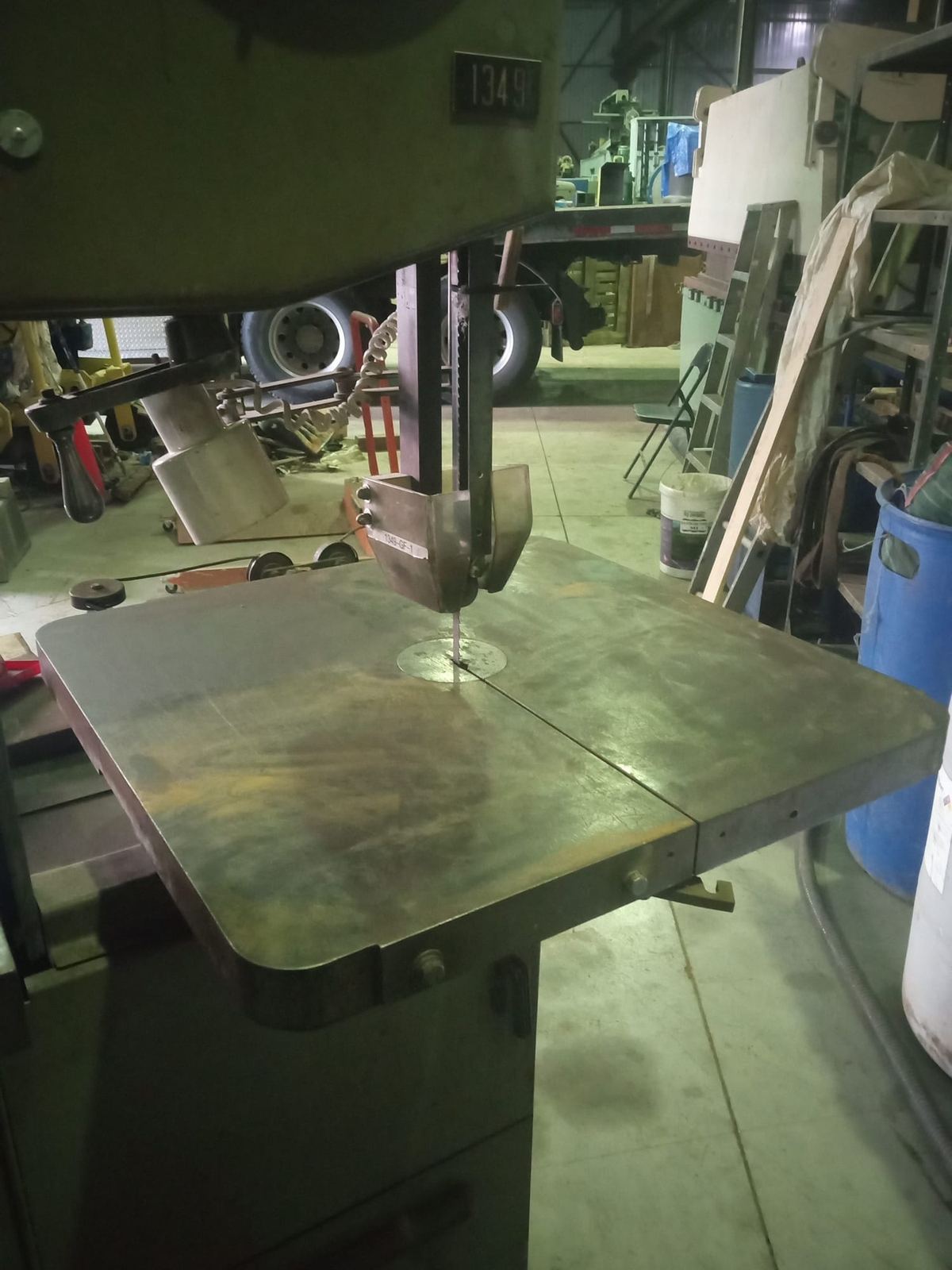 36" DoALL Vertical Contour Bandsaw with Welder