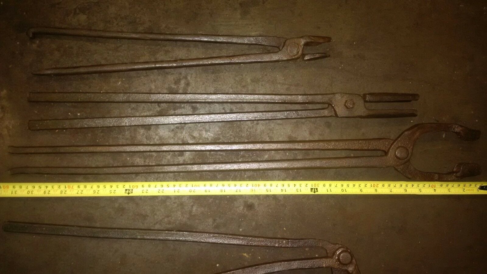 Forging tongs set of 5 units of various sizes