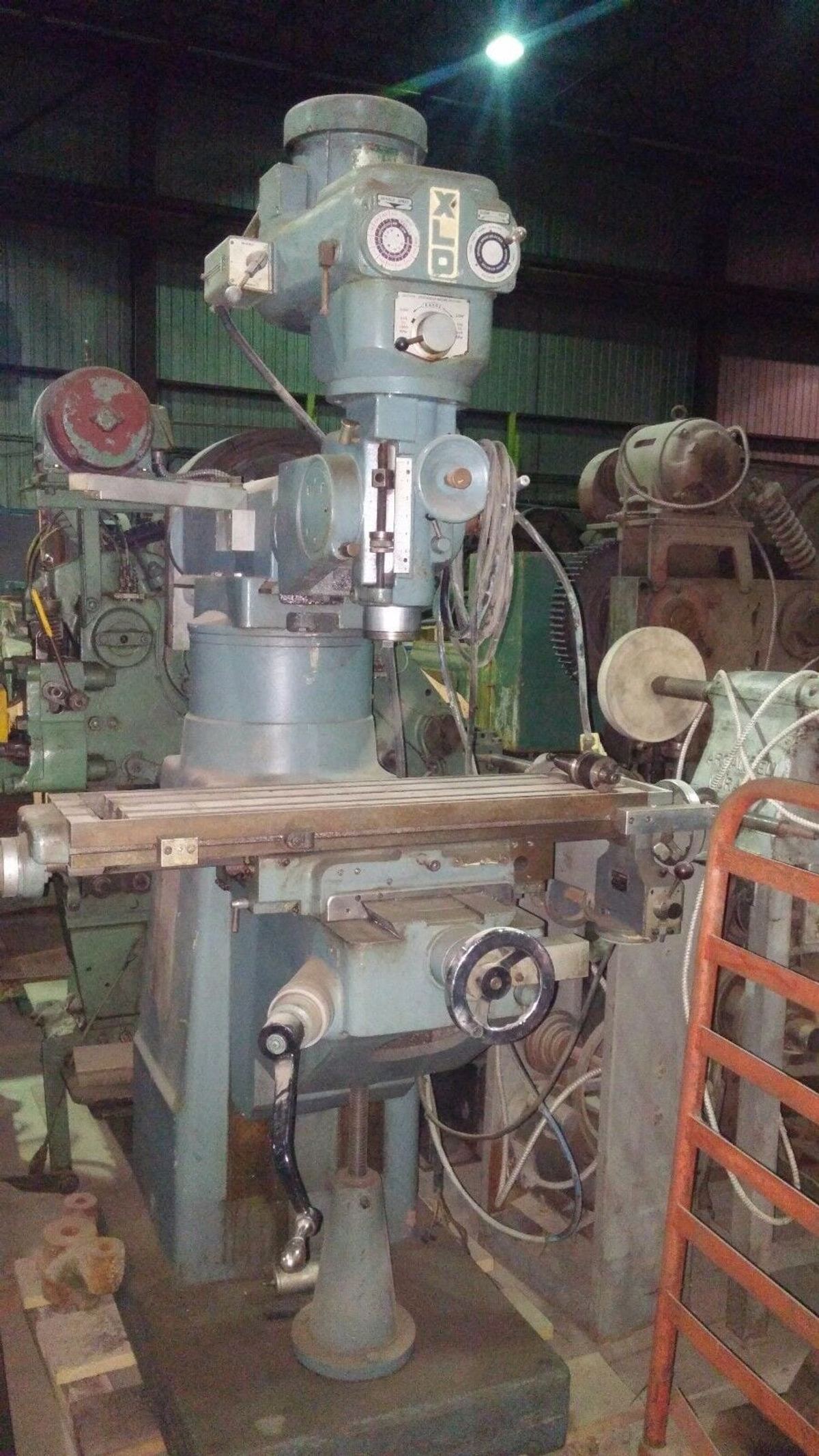 Excello-Vertical-Milling Machine, Mod. 602