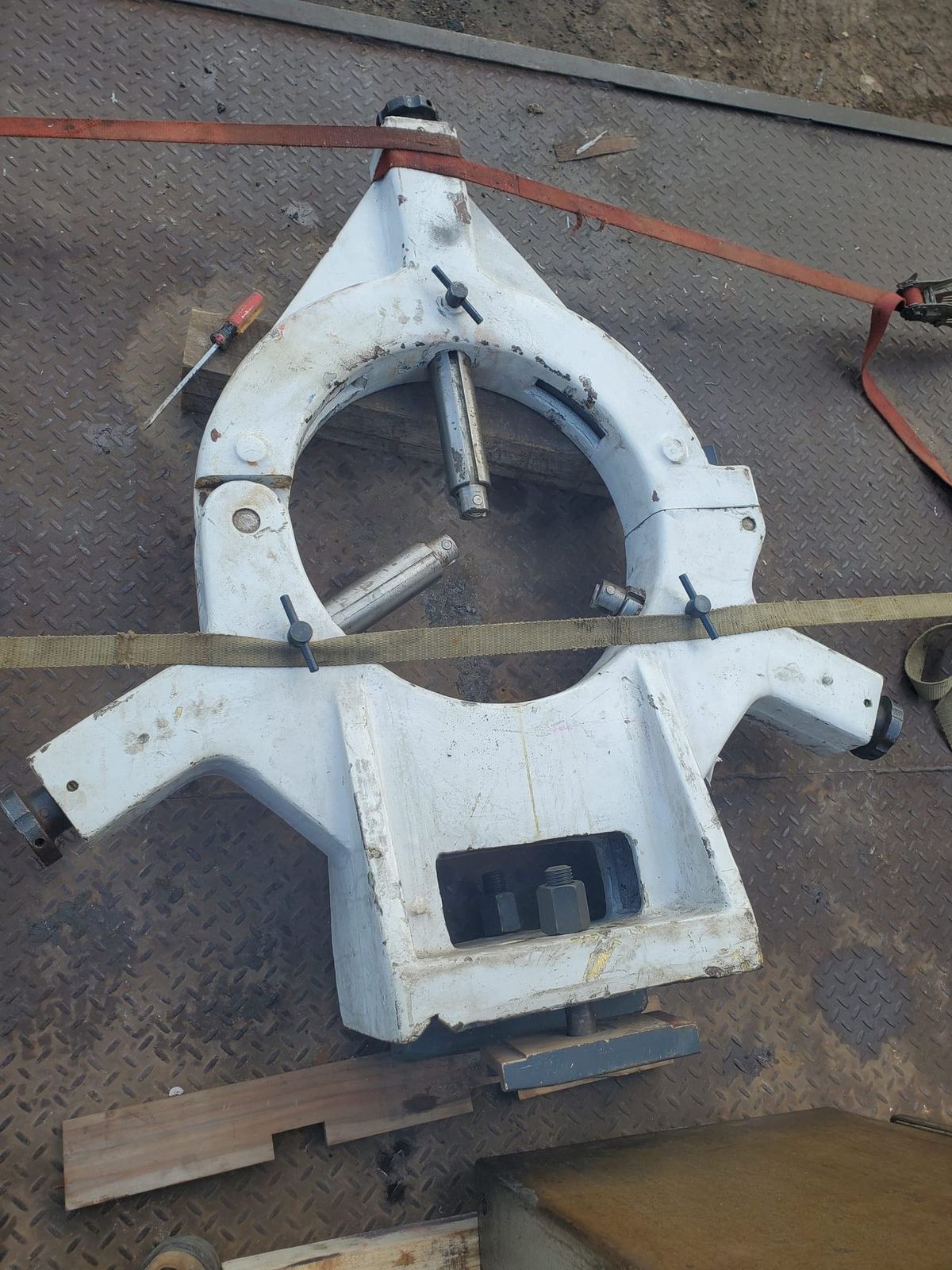 Steady rest 18 inch hole 22 inches high to center