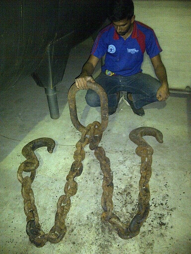 Sling, chain, 2-leg, 8 ft. 1-1/8in. Columbus-Mckinnon, no damage, little wear.