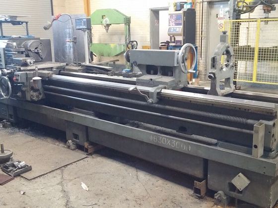 26" x 120" Engine Lathe, Digital ROs, 4″ bore