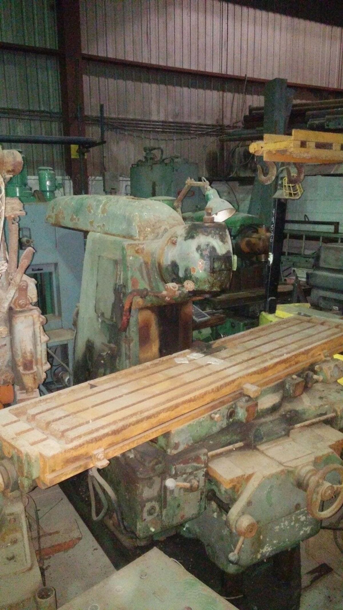 TOS Horizontal Milling, swivel vertical head, # 40 taper