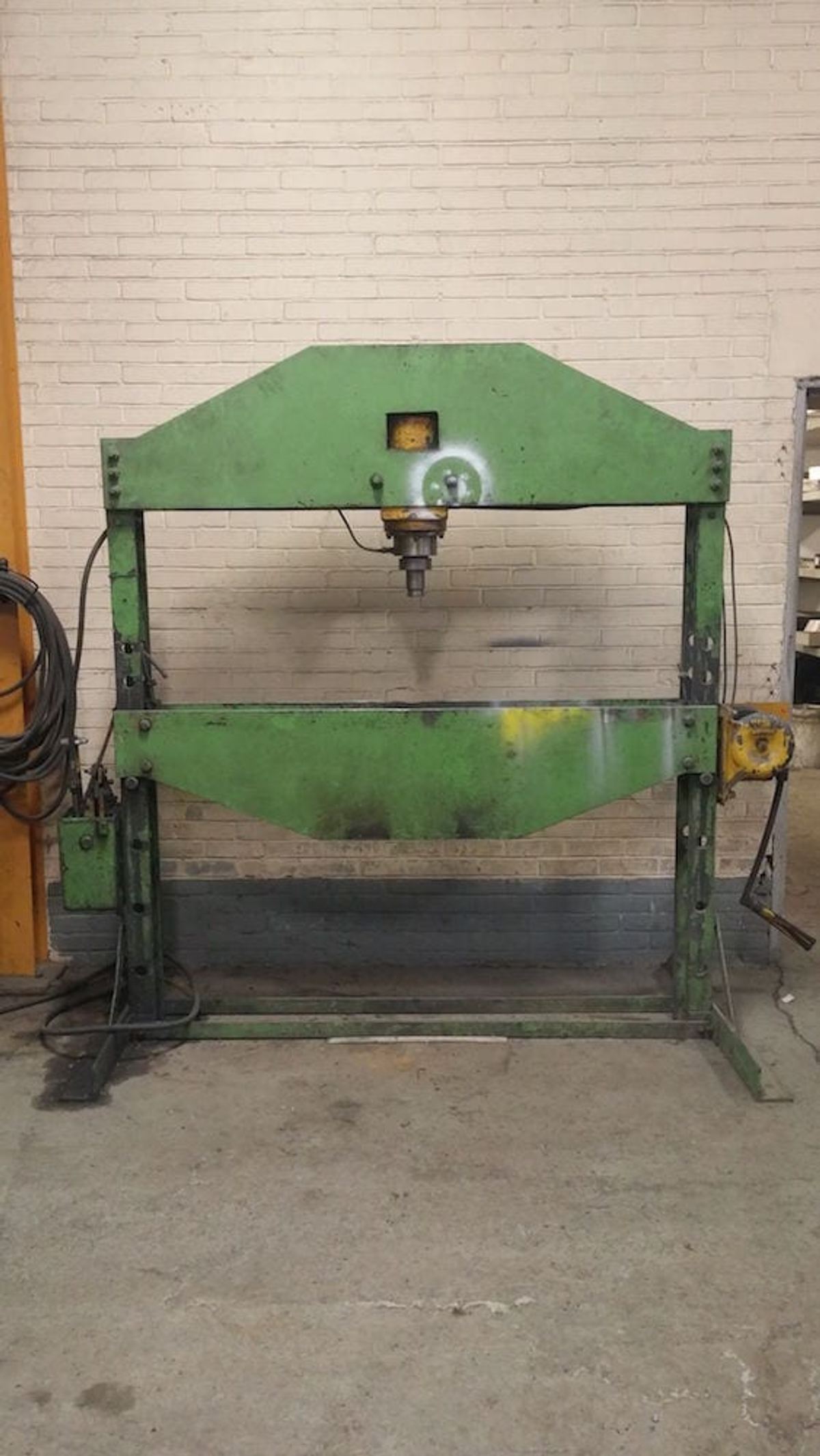 30 Ton Hydraulic Shop Press, Heavy Duty, Extra Wide