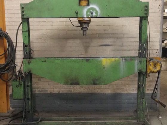 30 Ton Hydraulic Shop Press, Heavy Duty, Extra Wide