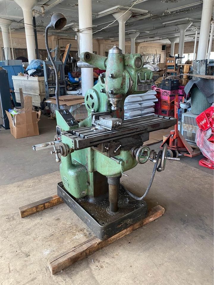 Milling machine Vertical & Horizontal, power feed (Sweden)