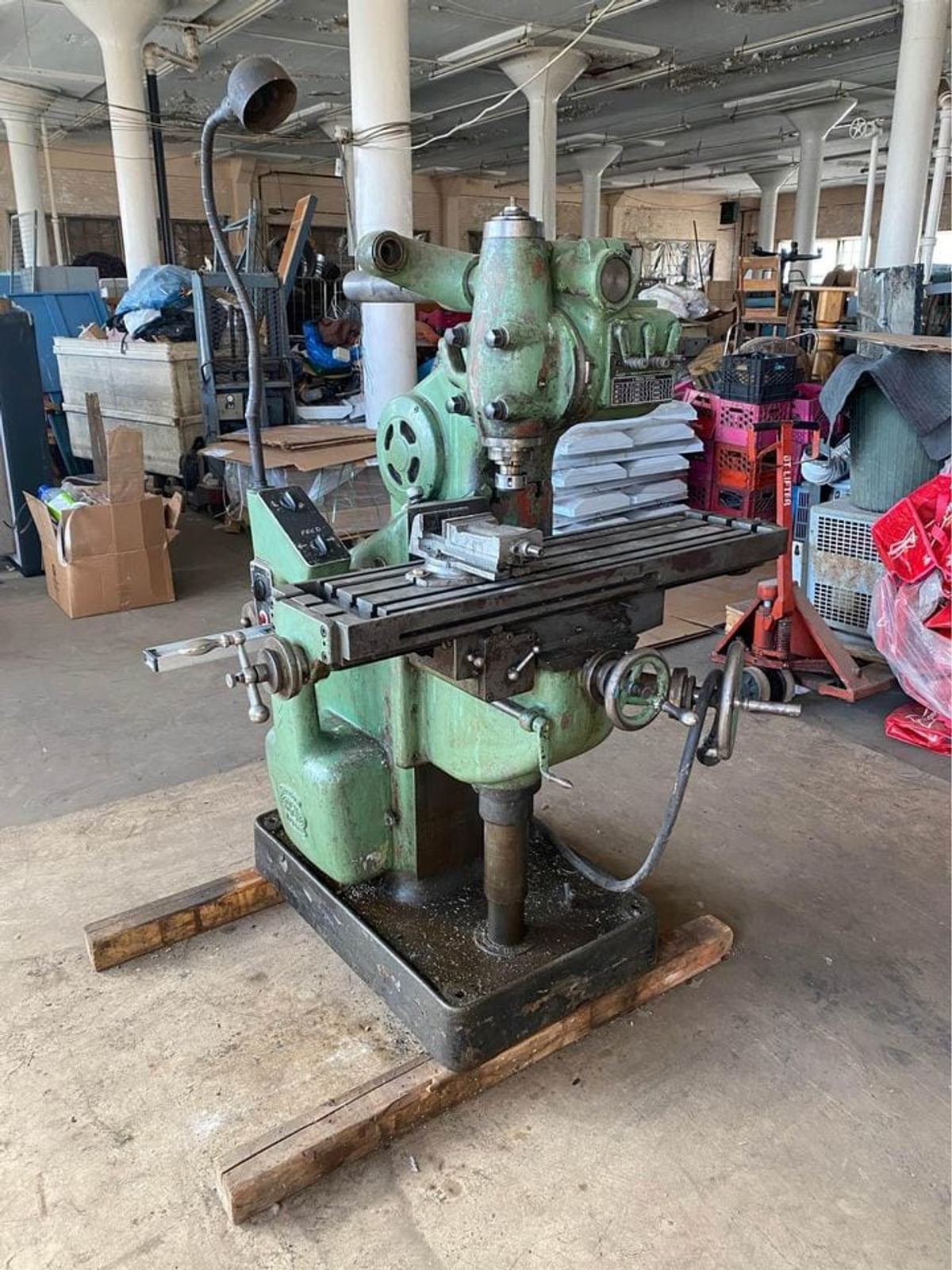 Milling machine Vertical & Horizontal, power feed (Sweden)