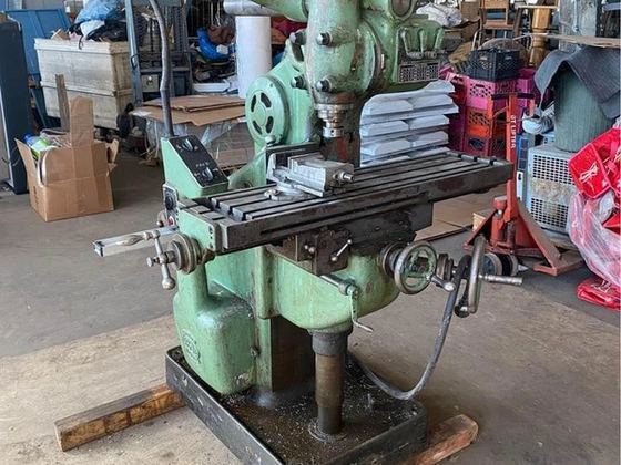 Milling machine Vertical & Horizontal, power feed (Sweden)