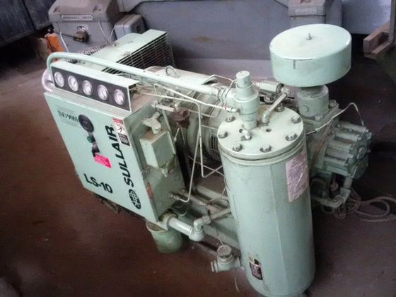 30 HP Air compressor, screw-type, heavy-duty, Sullair LS10-30H. LOW HOURS