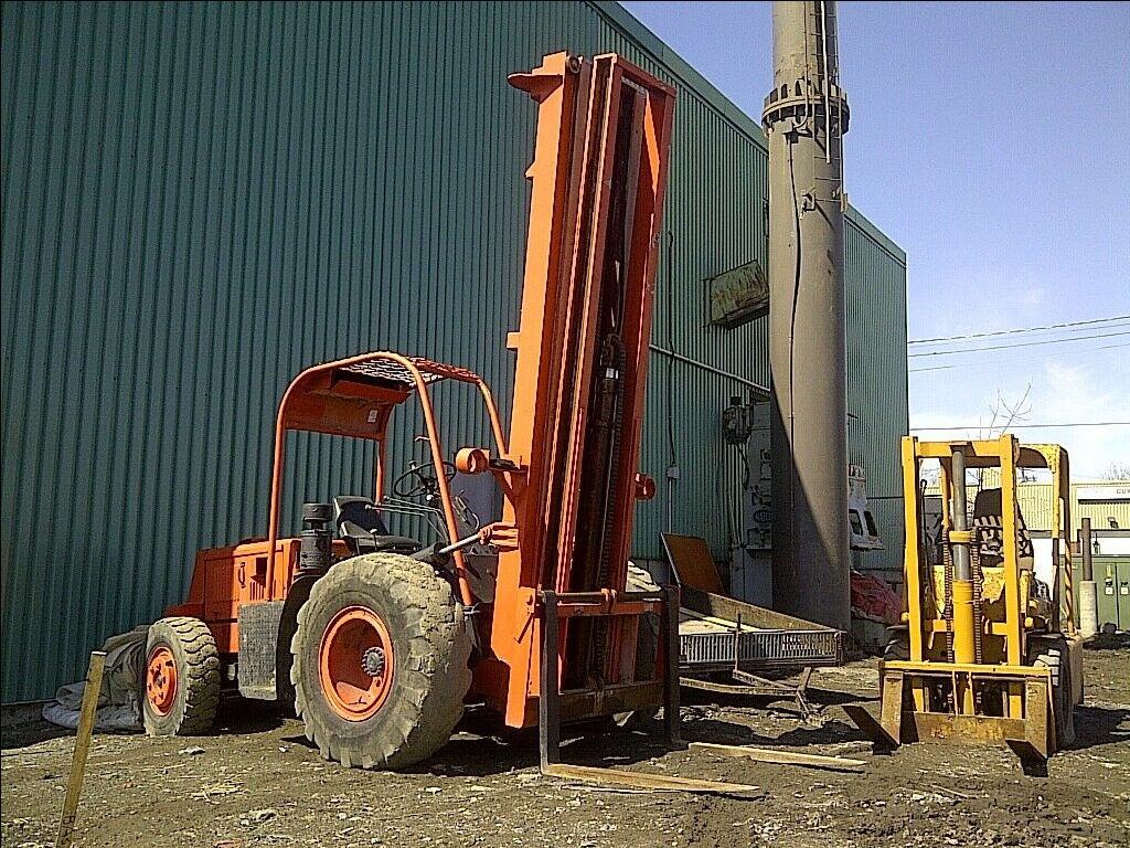 Forklift, 6000 lb.x 30 ft. Hi-Lift,Tractor Tires, gas, "Champ" TOWABLE!
