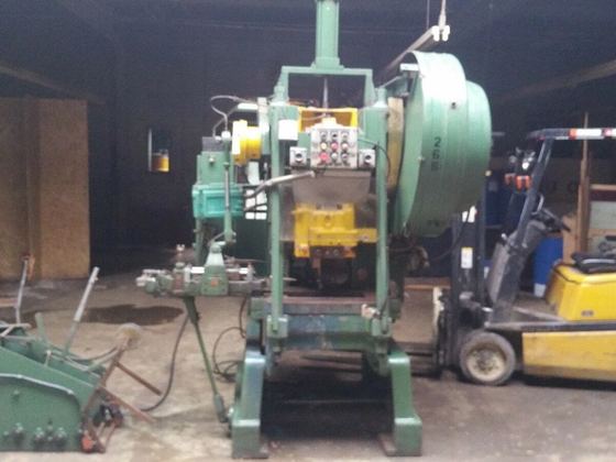 45 Ton V&O punch press Air Clutch adjustable slide great condition