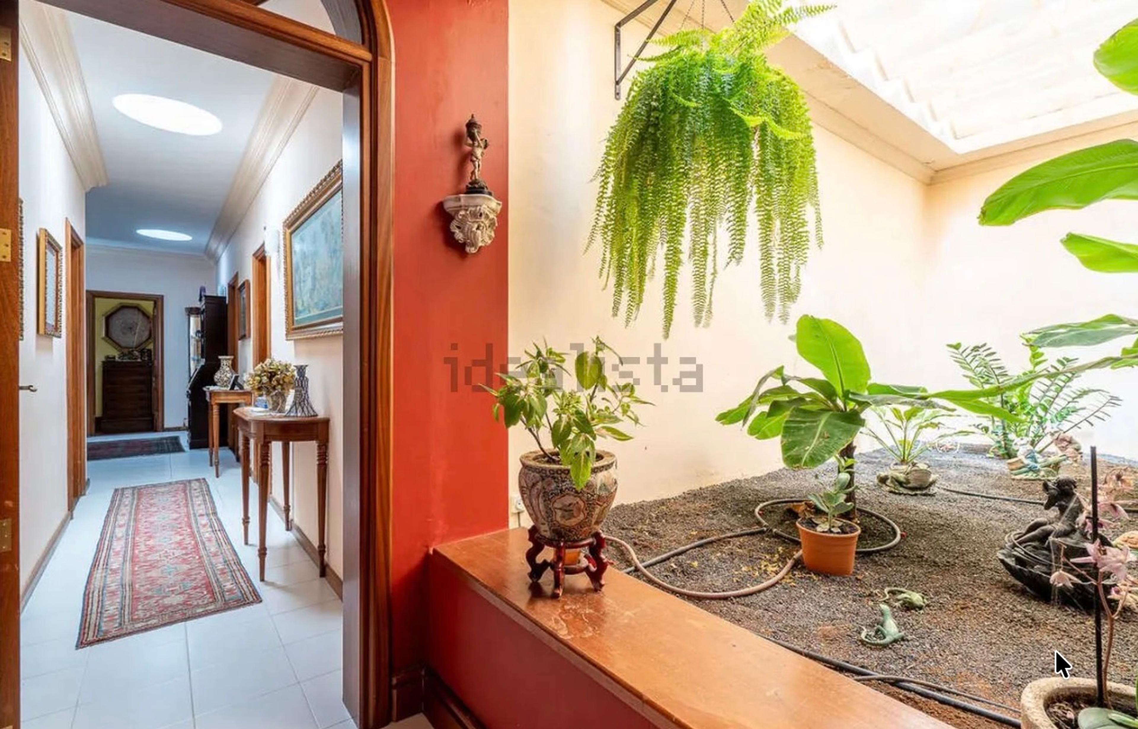 Detached Villa in El Cable-La Concha