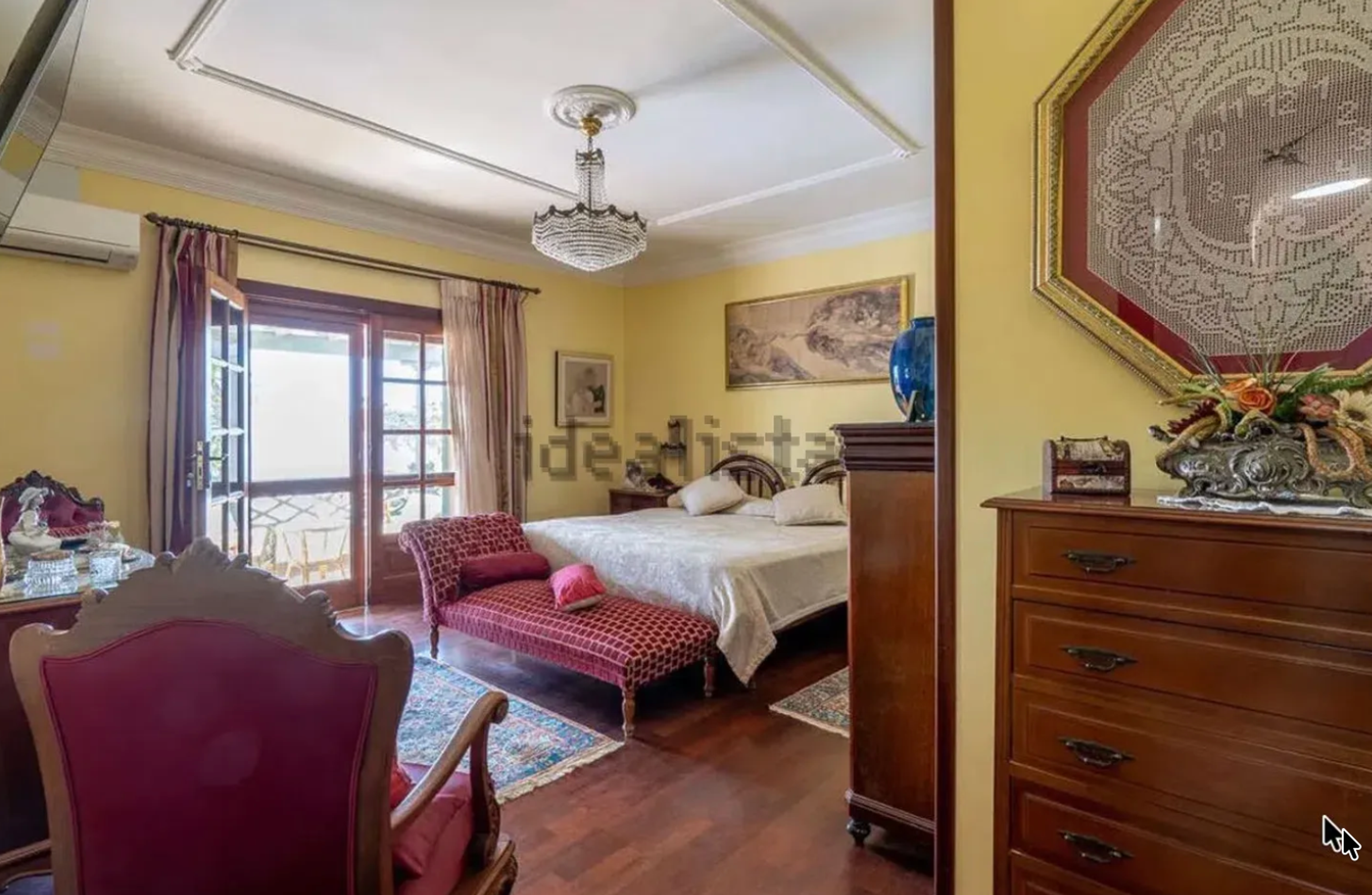 Detached Villa in El Cable-La Concha