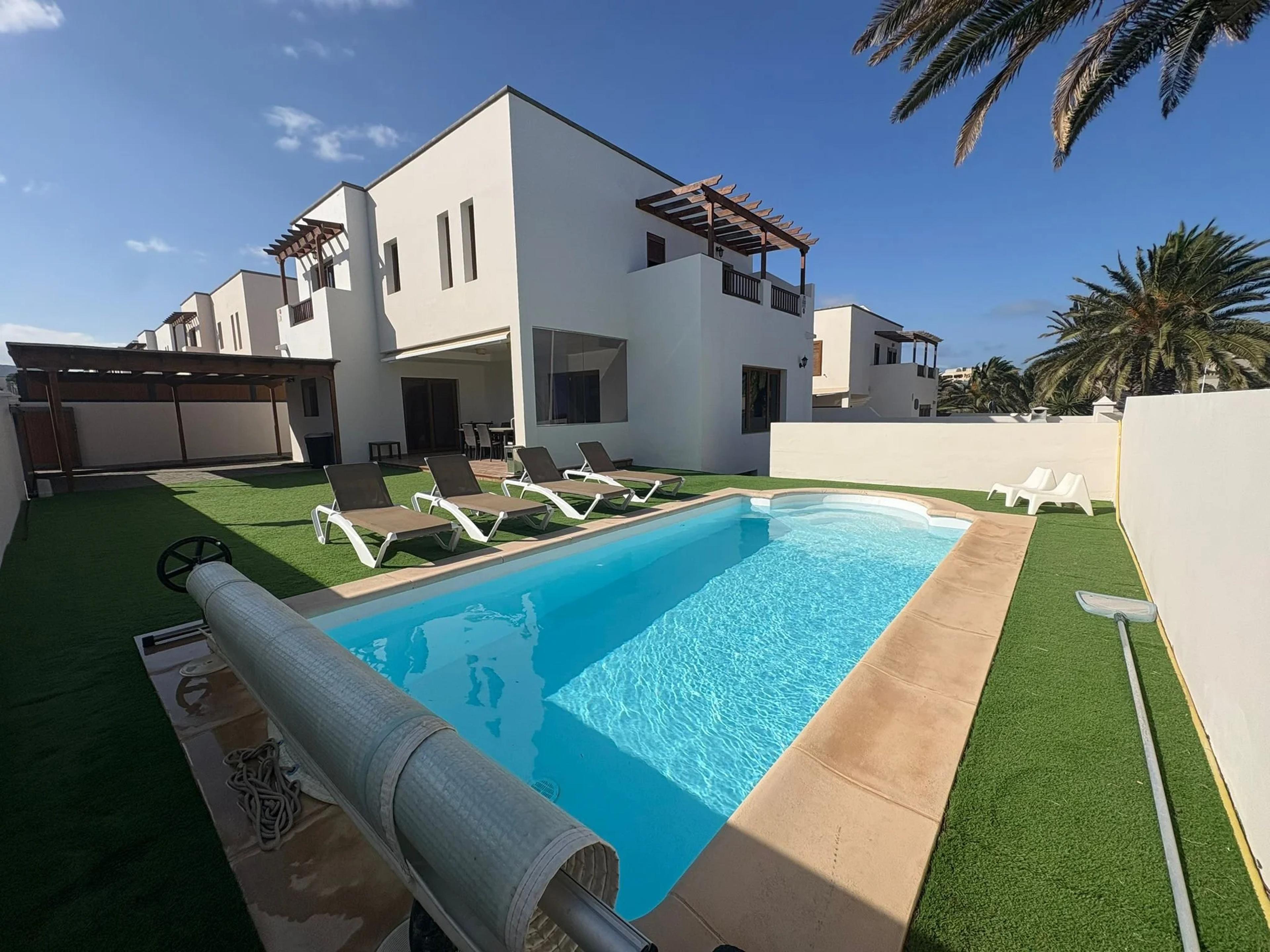 Villa with private pool, Costa Teguise — Costa Teguise (1)