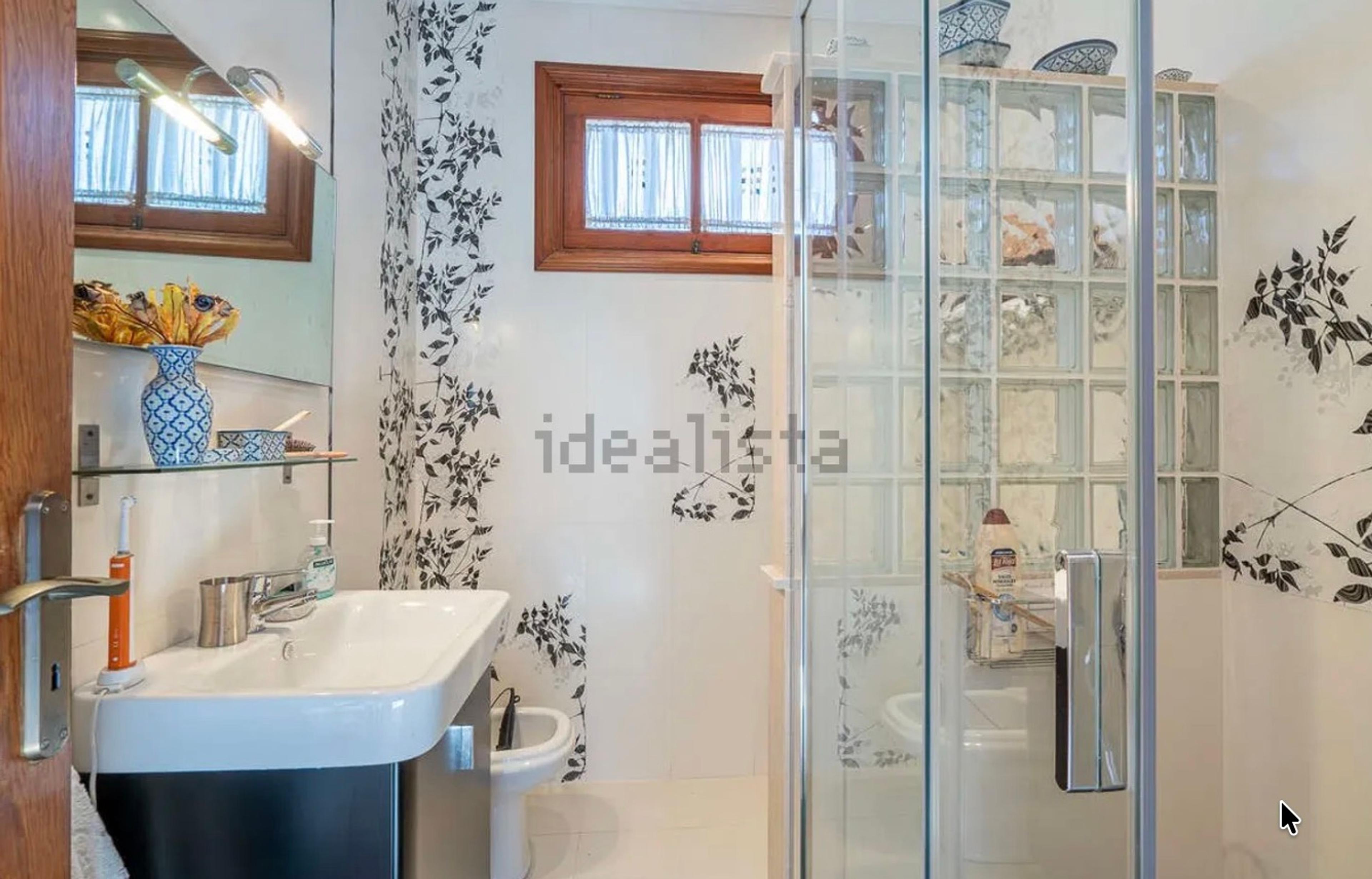 Detached Villa in El Cable-La Concha