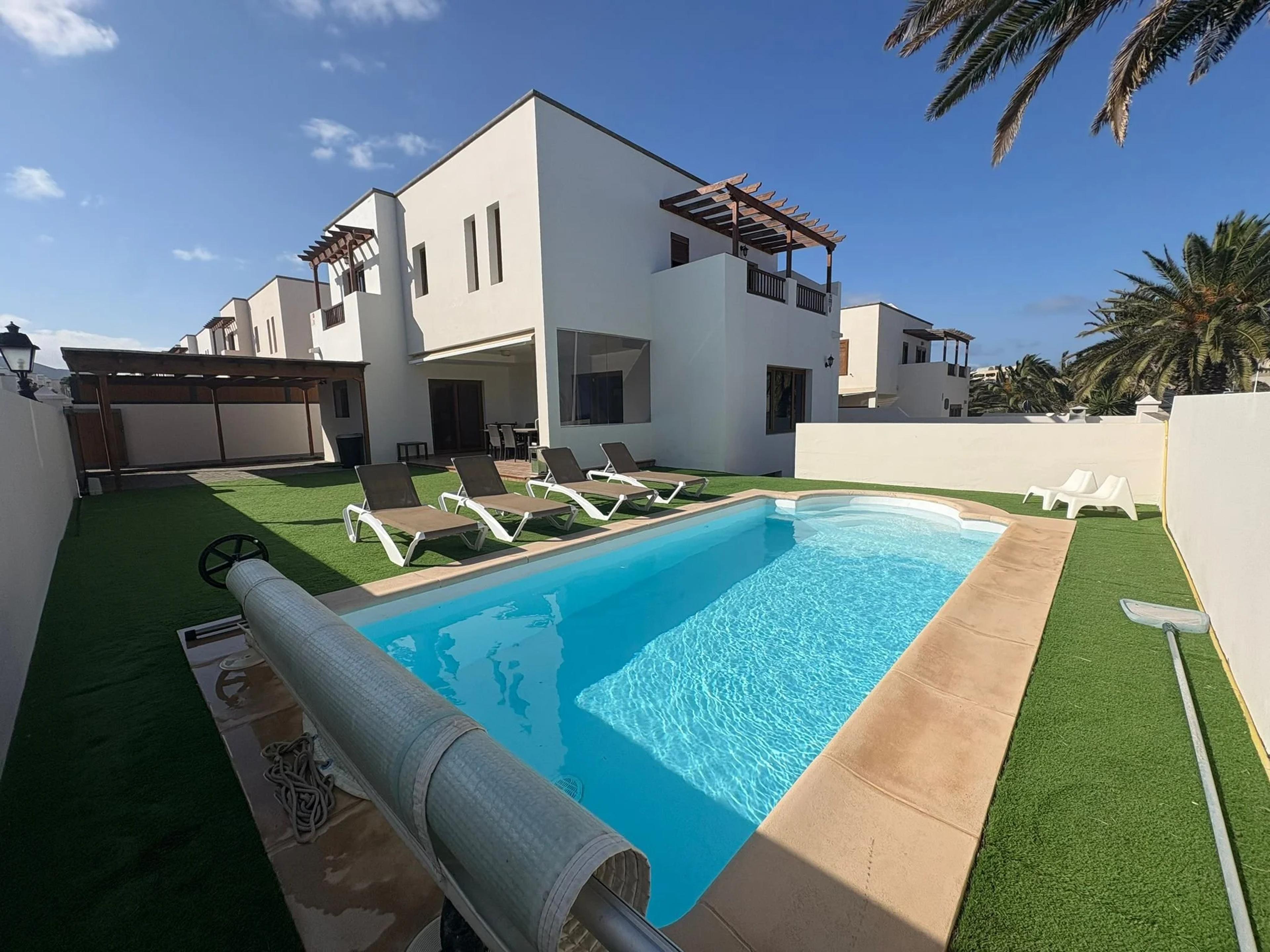 Villa with private pool, Costa Teguise — Costa Teguise (2)
