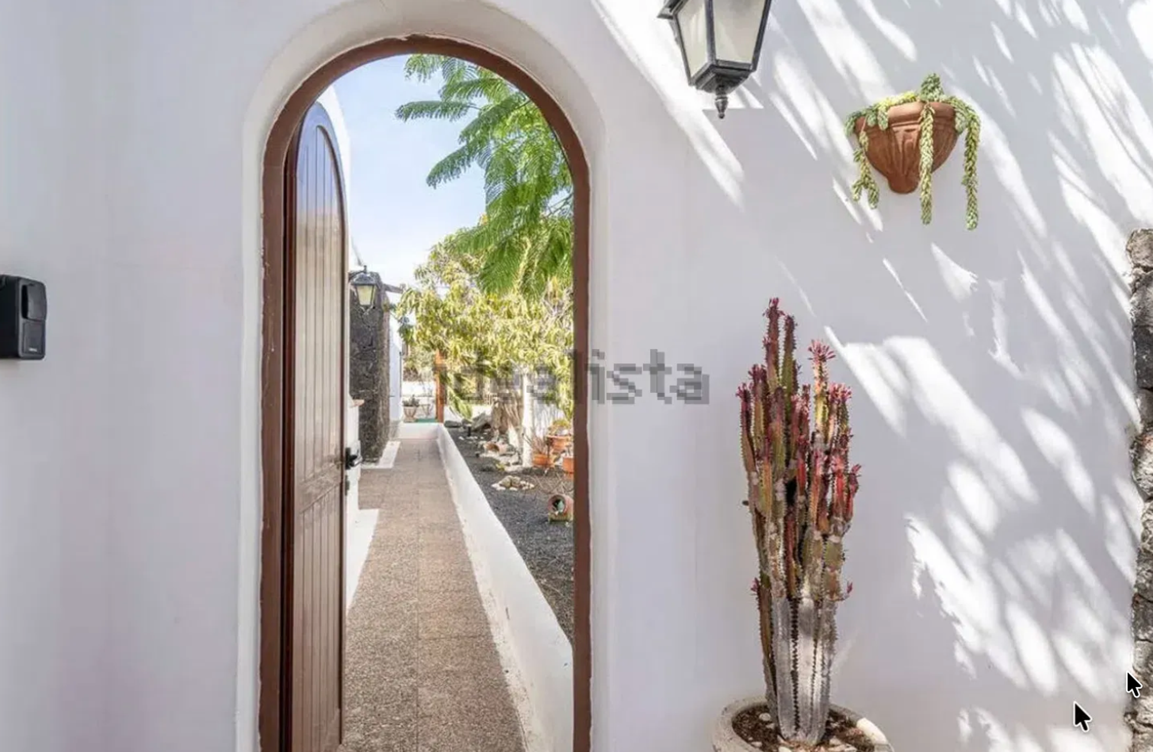 Detached Villa in El Cable-La Concha