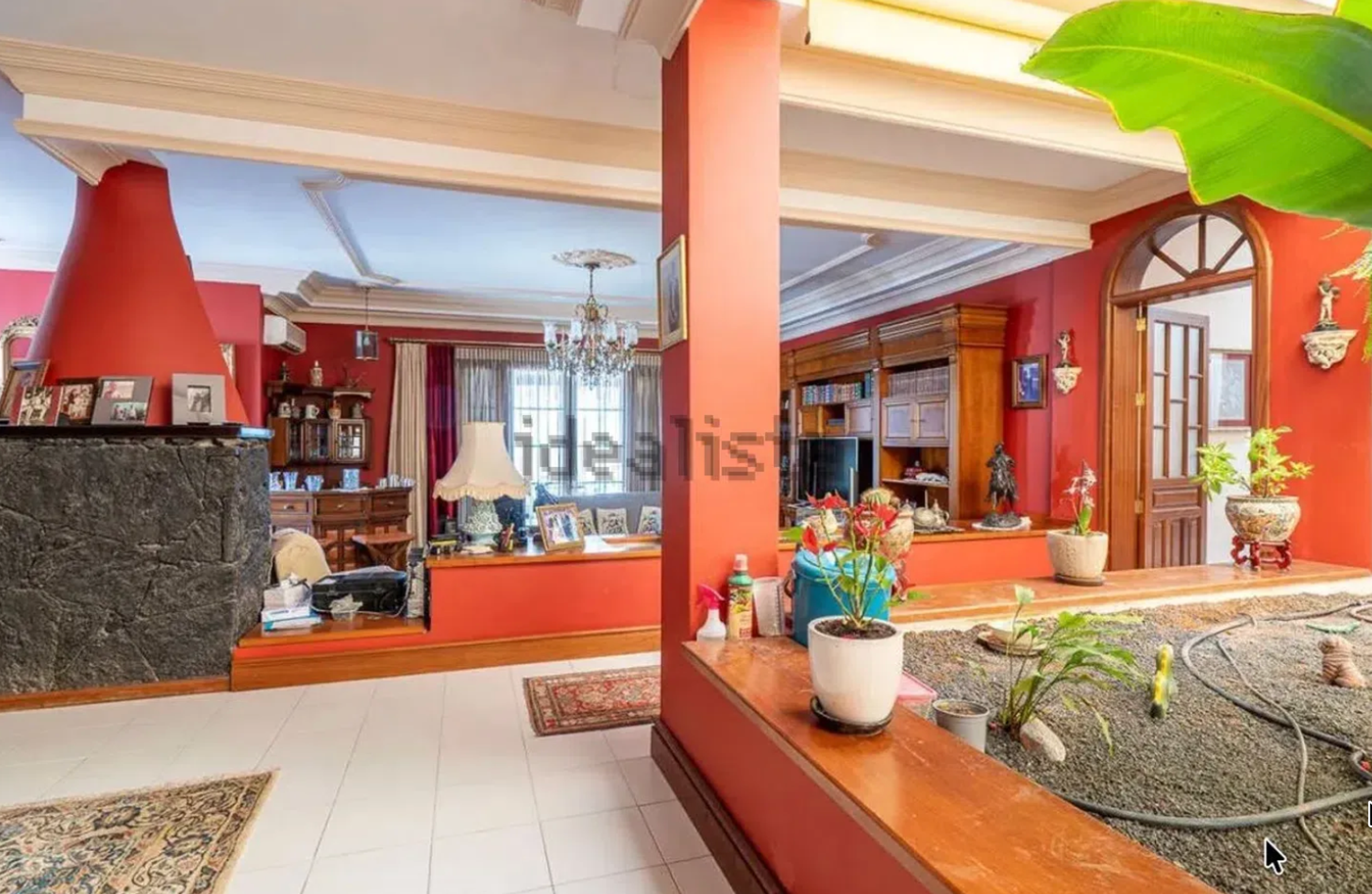 Detached Villa in El Cable-La Concha