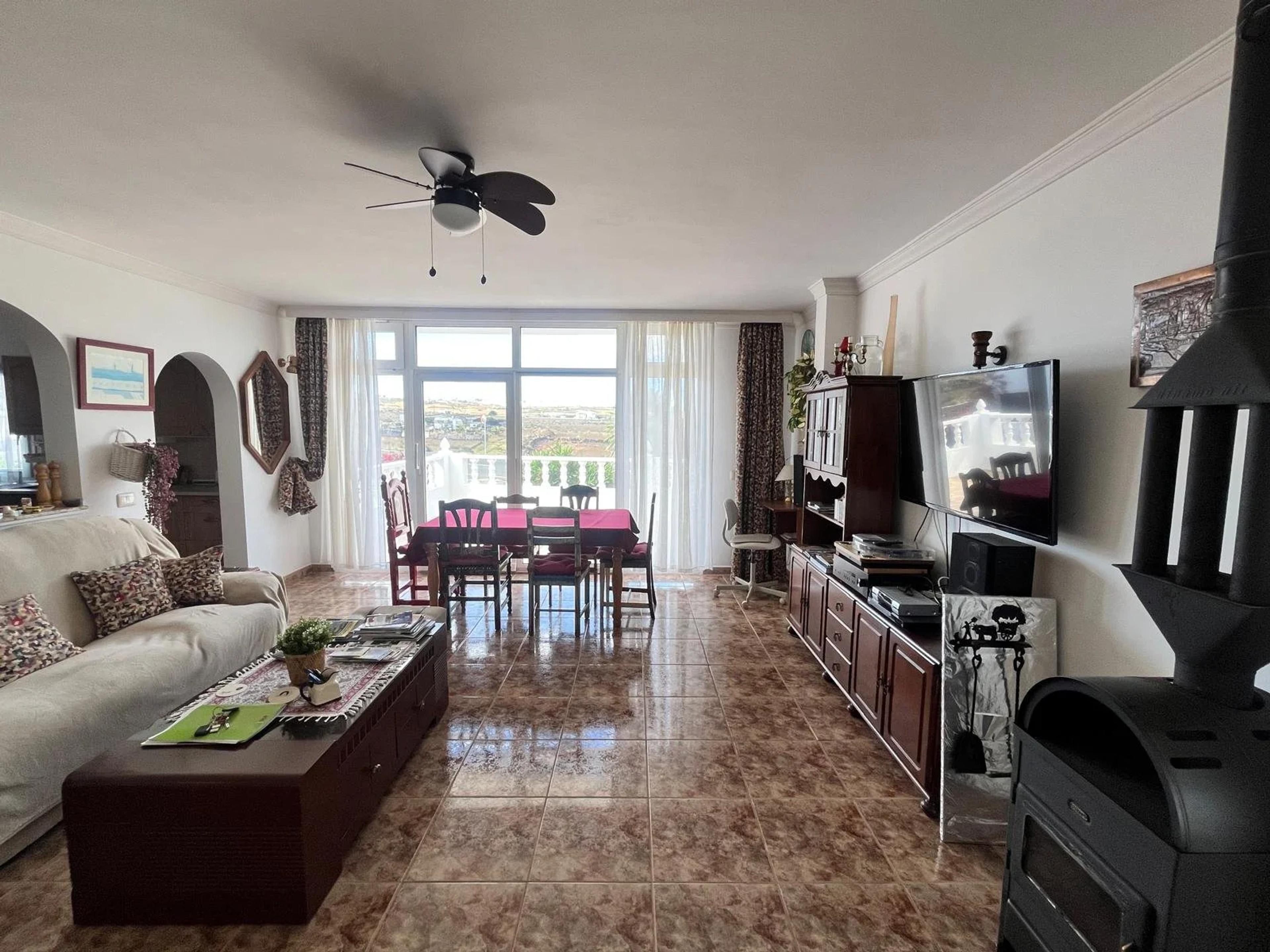 Country house with mature garden, Güime — Güime (9)