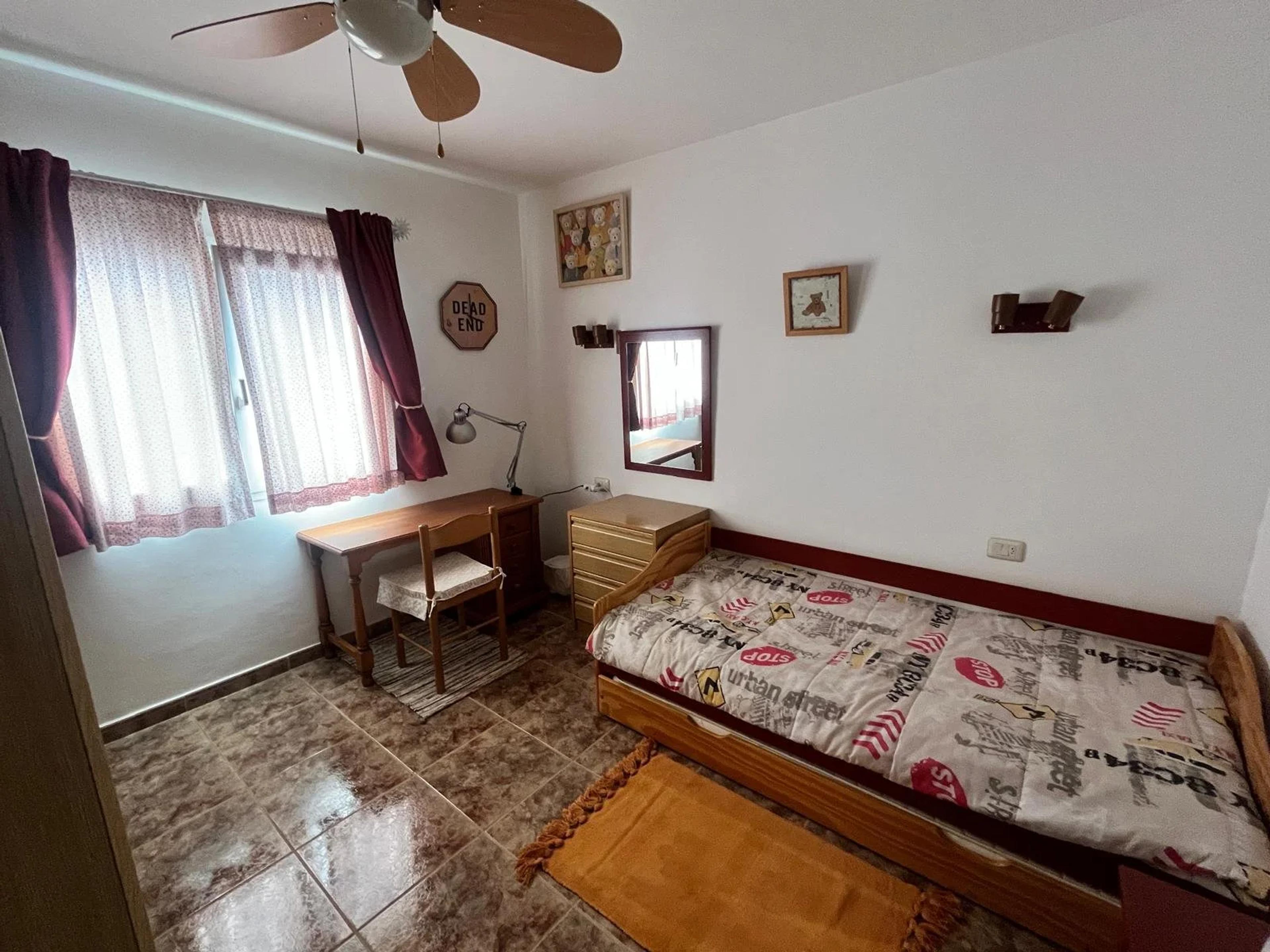 Country house with mature garden, Güime — Güime (14)