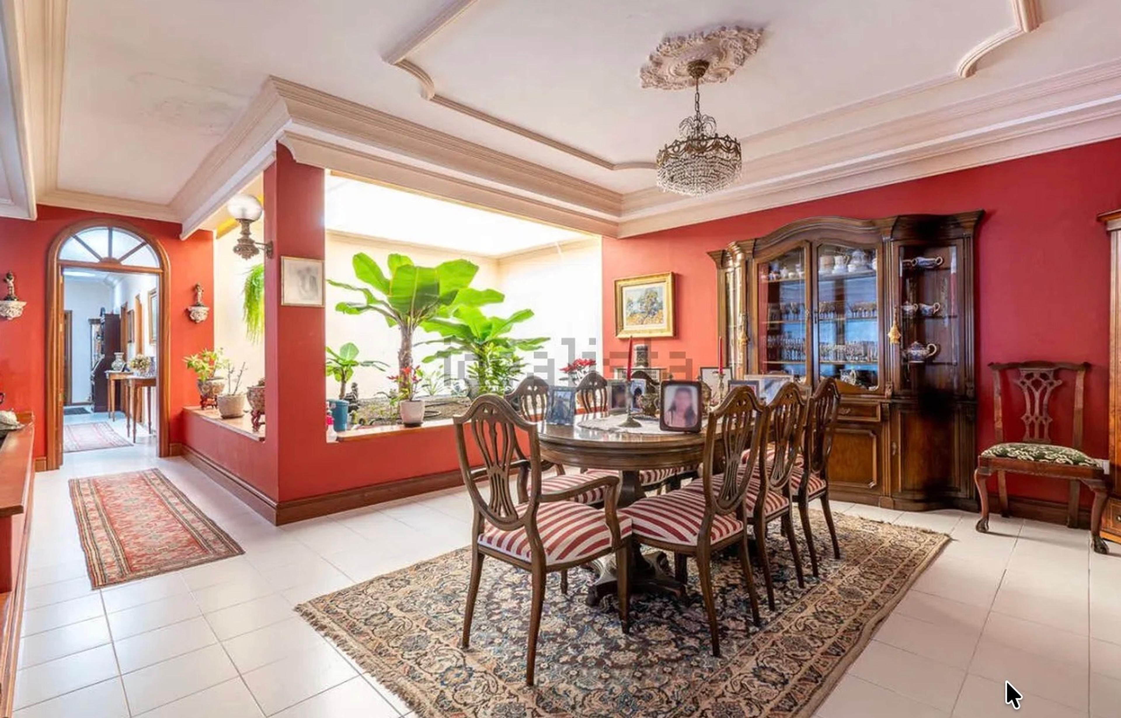 Detached Villa in El Cable-La Concha