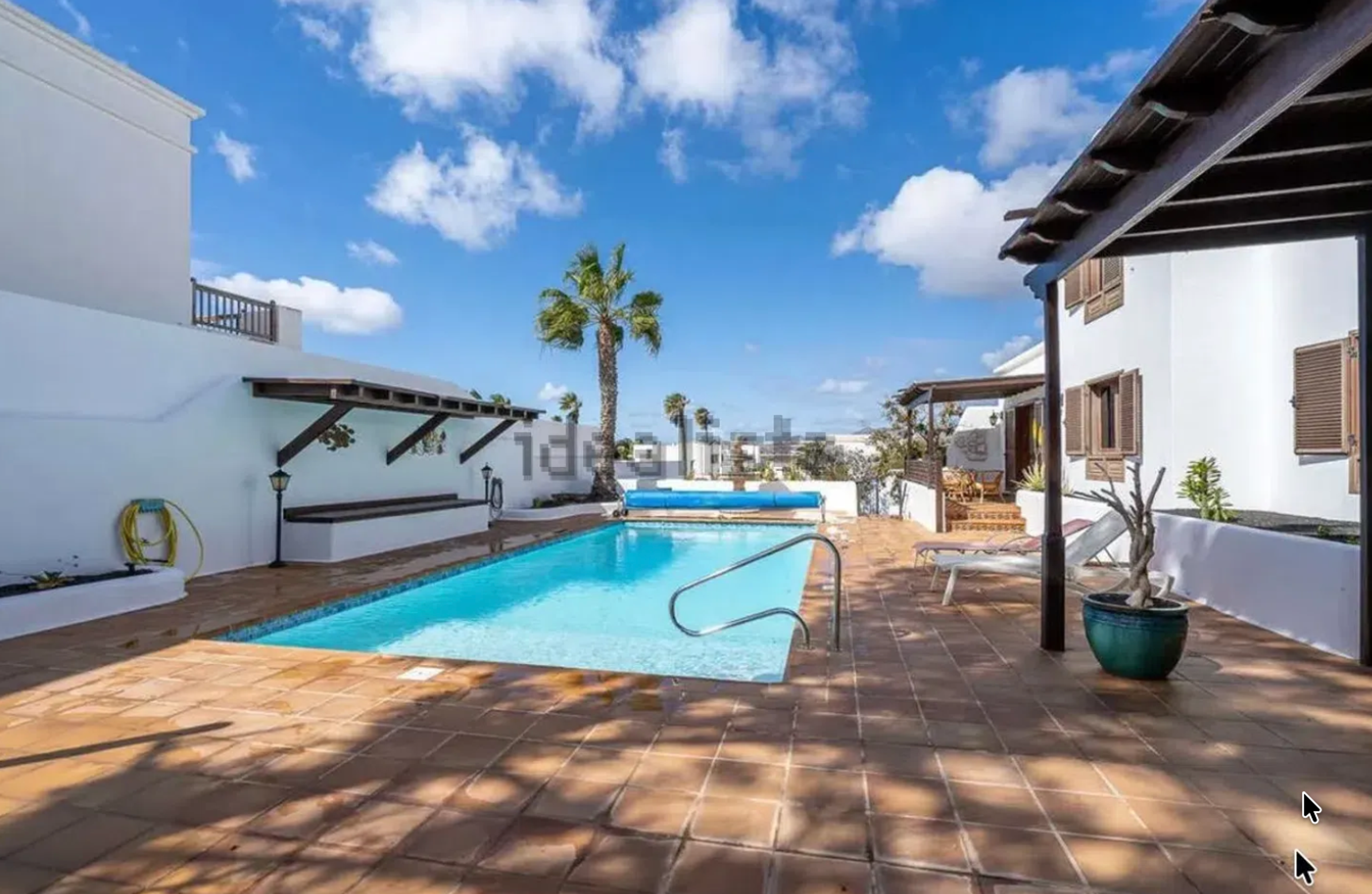 Detached Villa in El Cable-La Concha