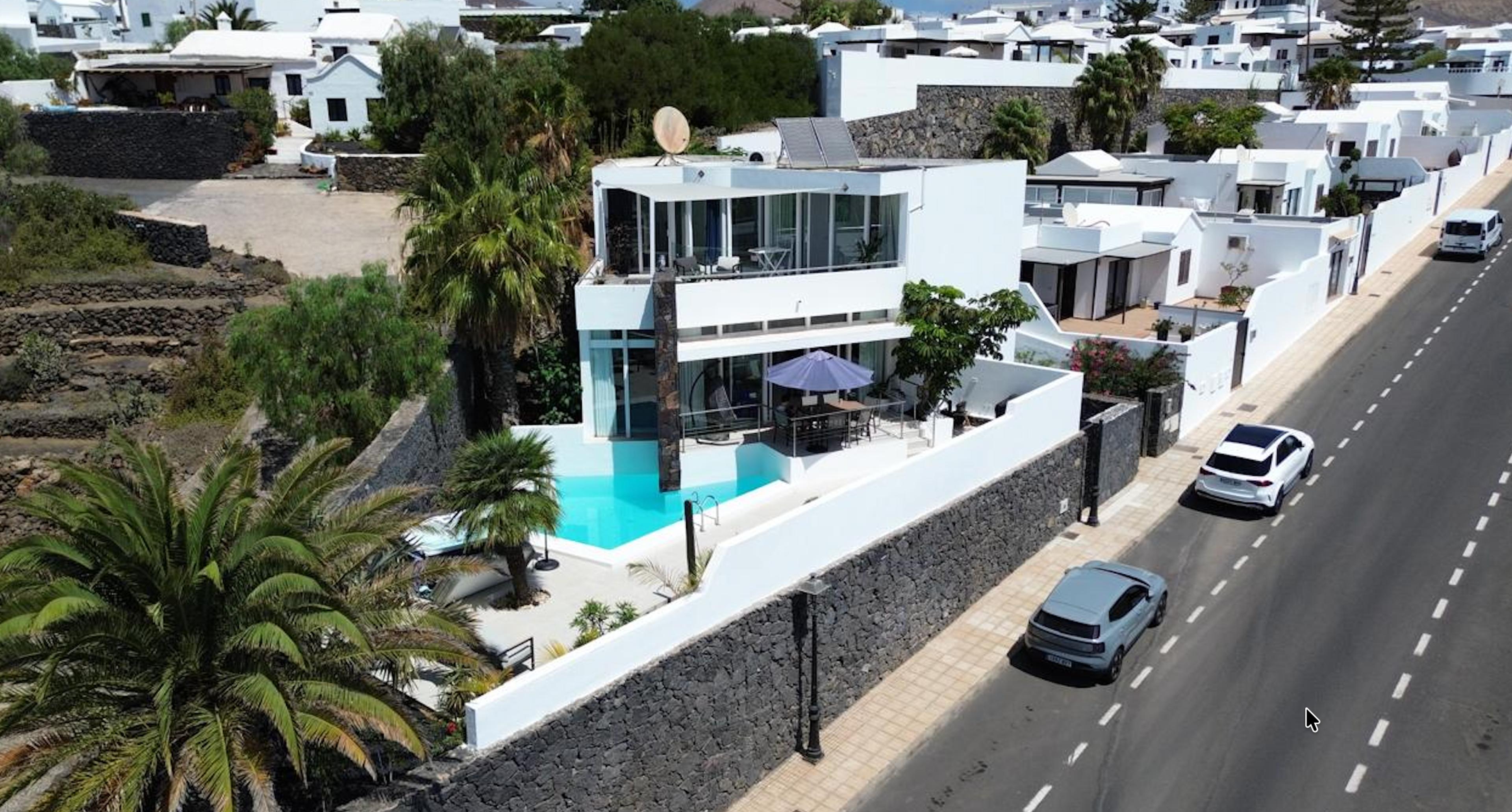 Architectural villa with Atlantic views, Tías — Tías (54)