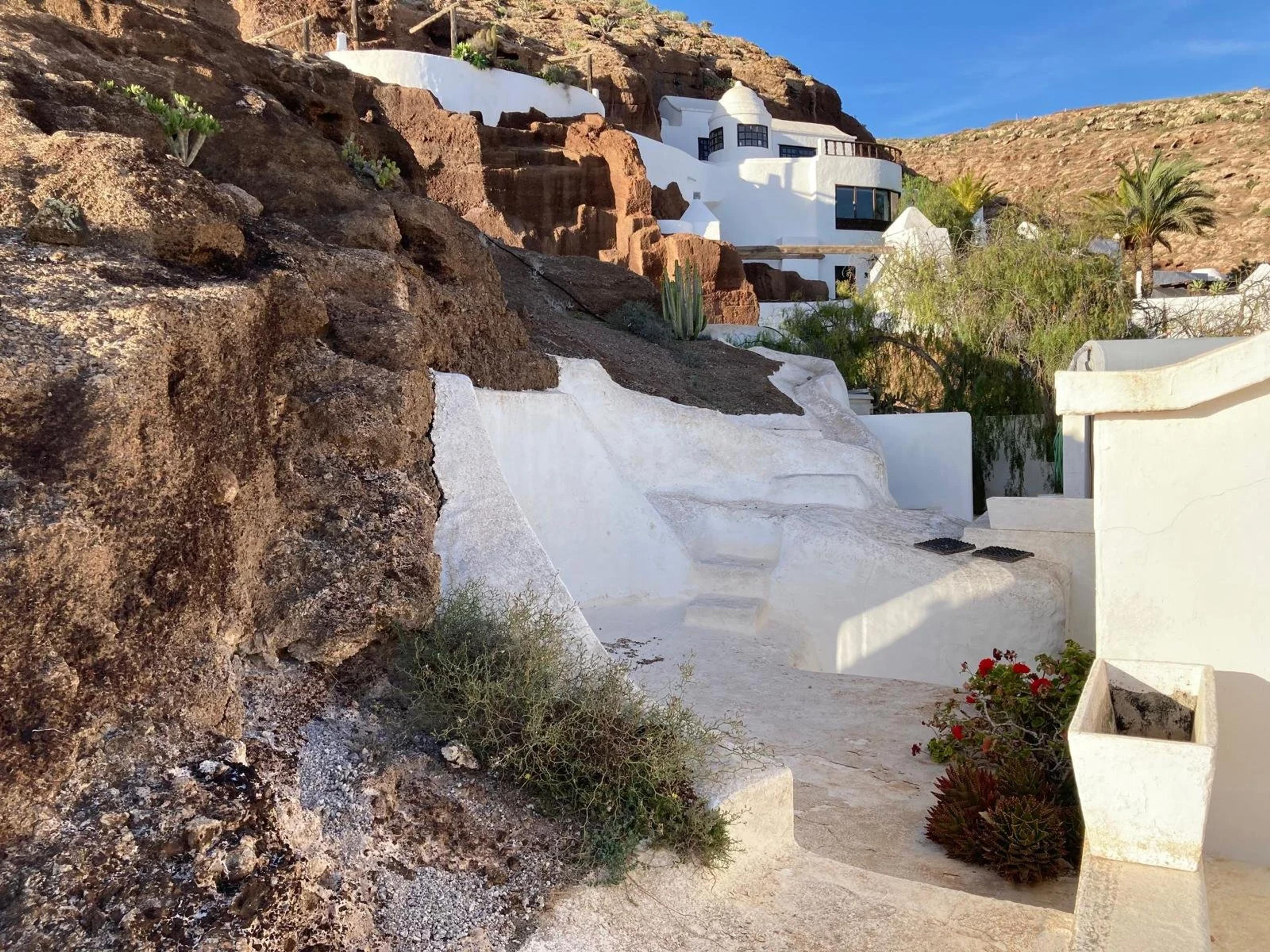 Historic house beside Lagomar, Nazaret — Nazaret (27)