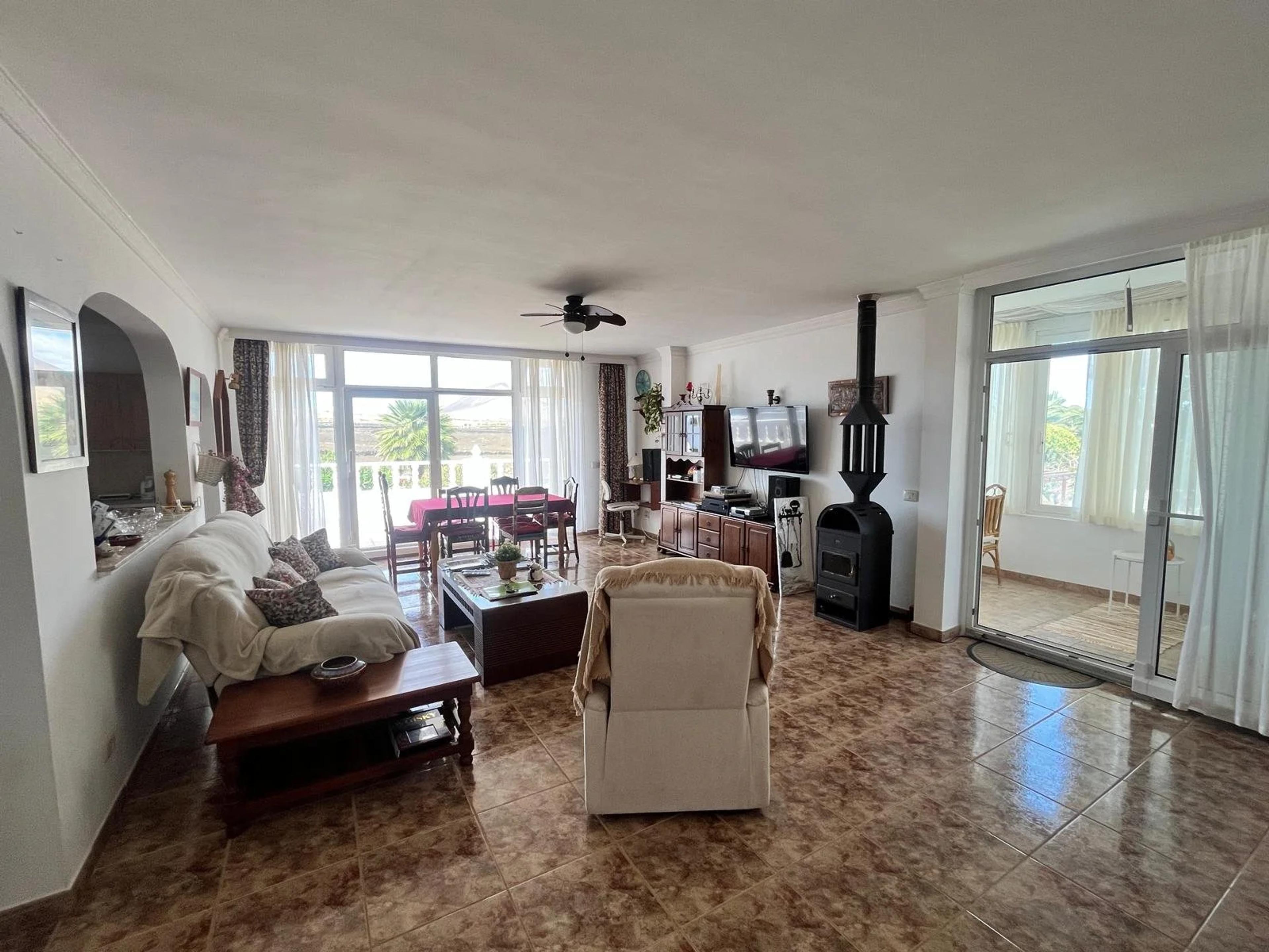 Country house with mature garden, Güime — Güime (10)