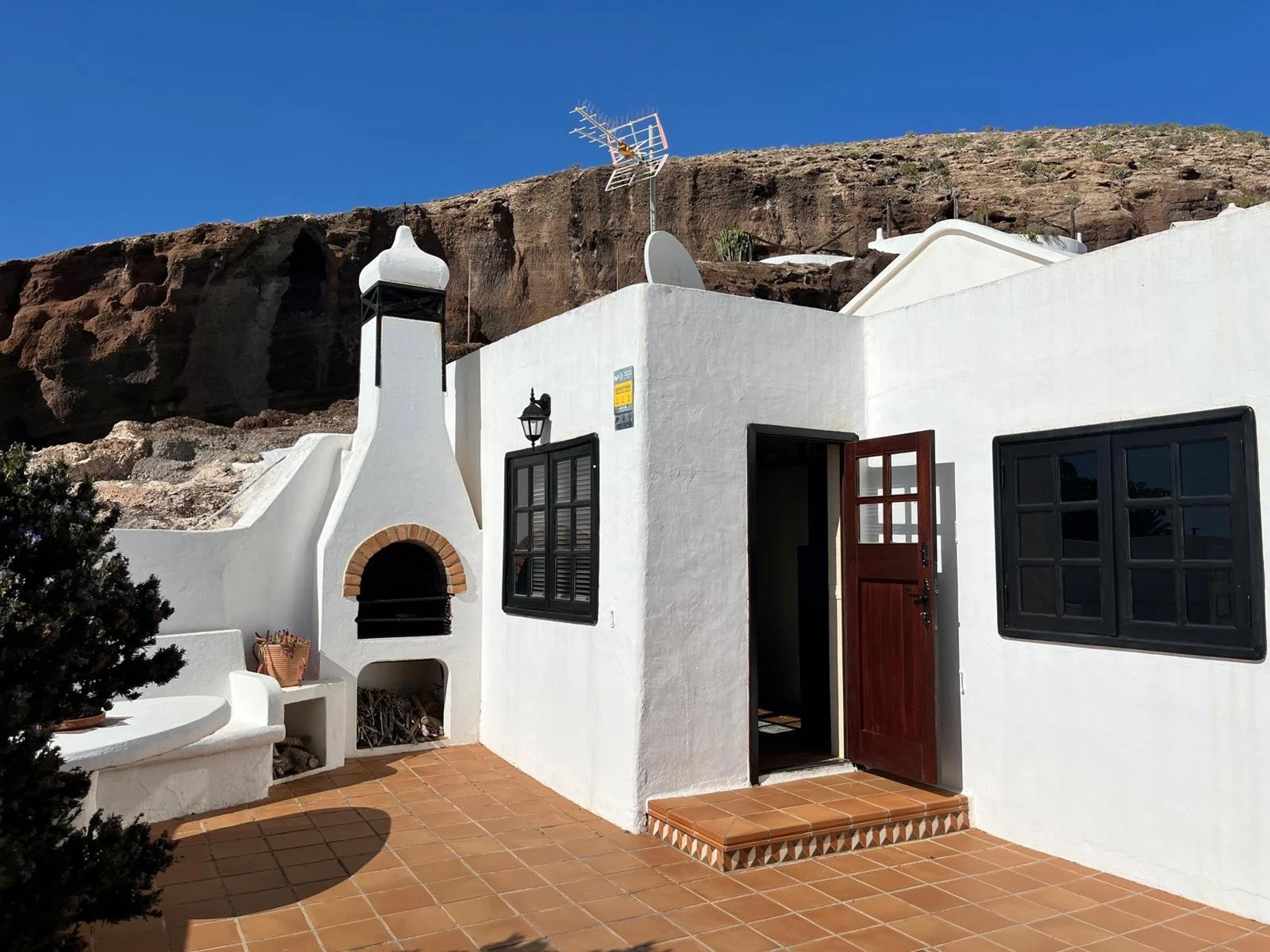 Historic house beside Lagomar, Nazaret — Nazaret (23)