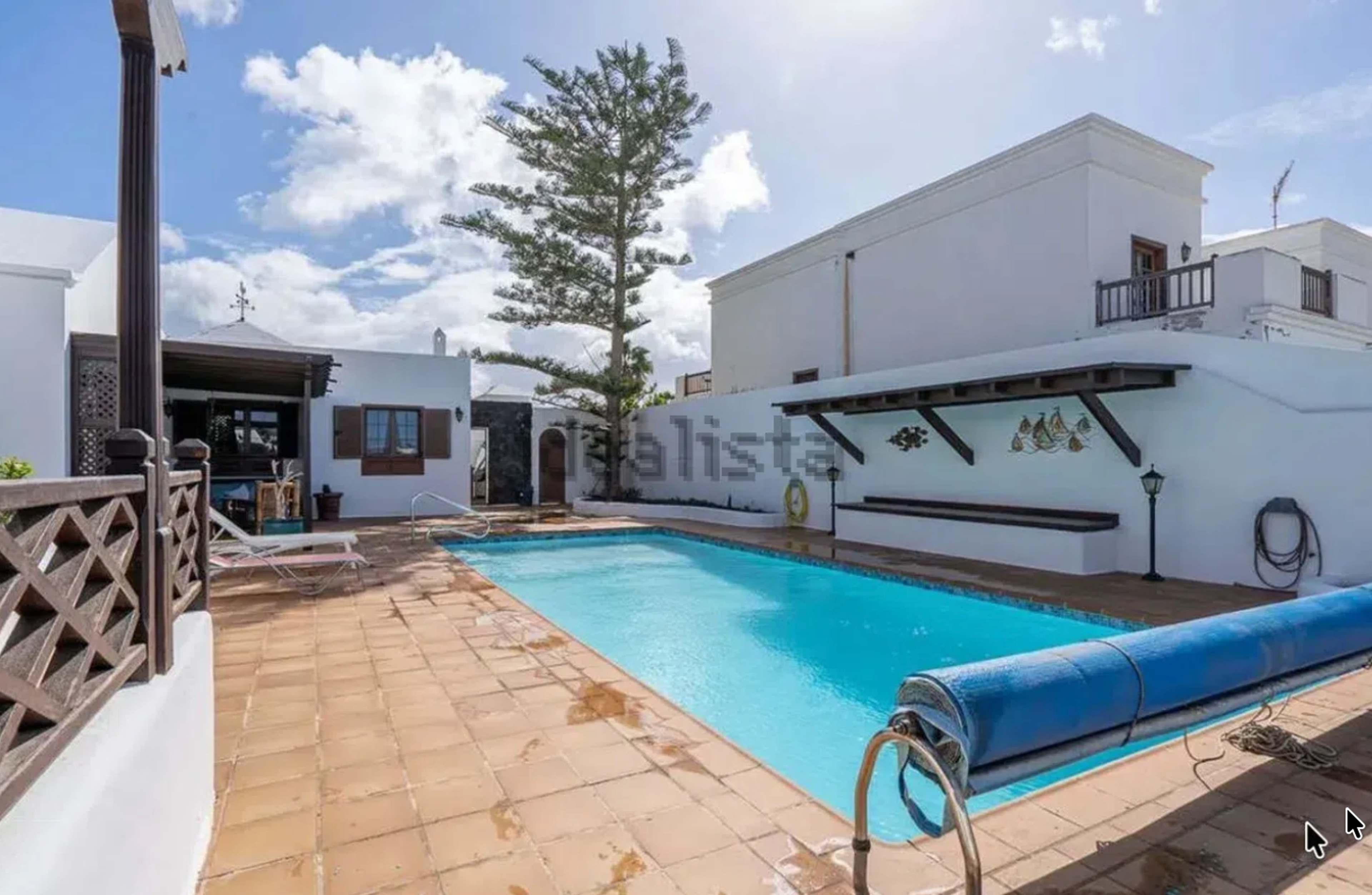 Detached Villa in El Cable-La Concha