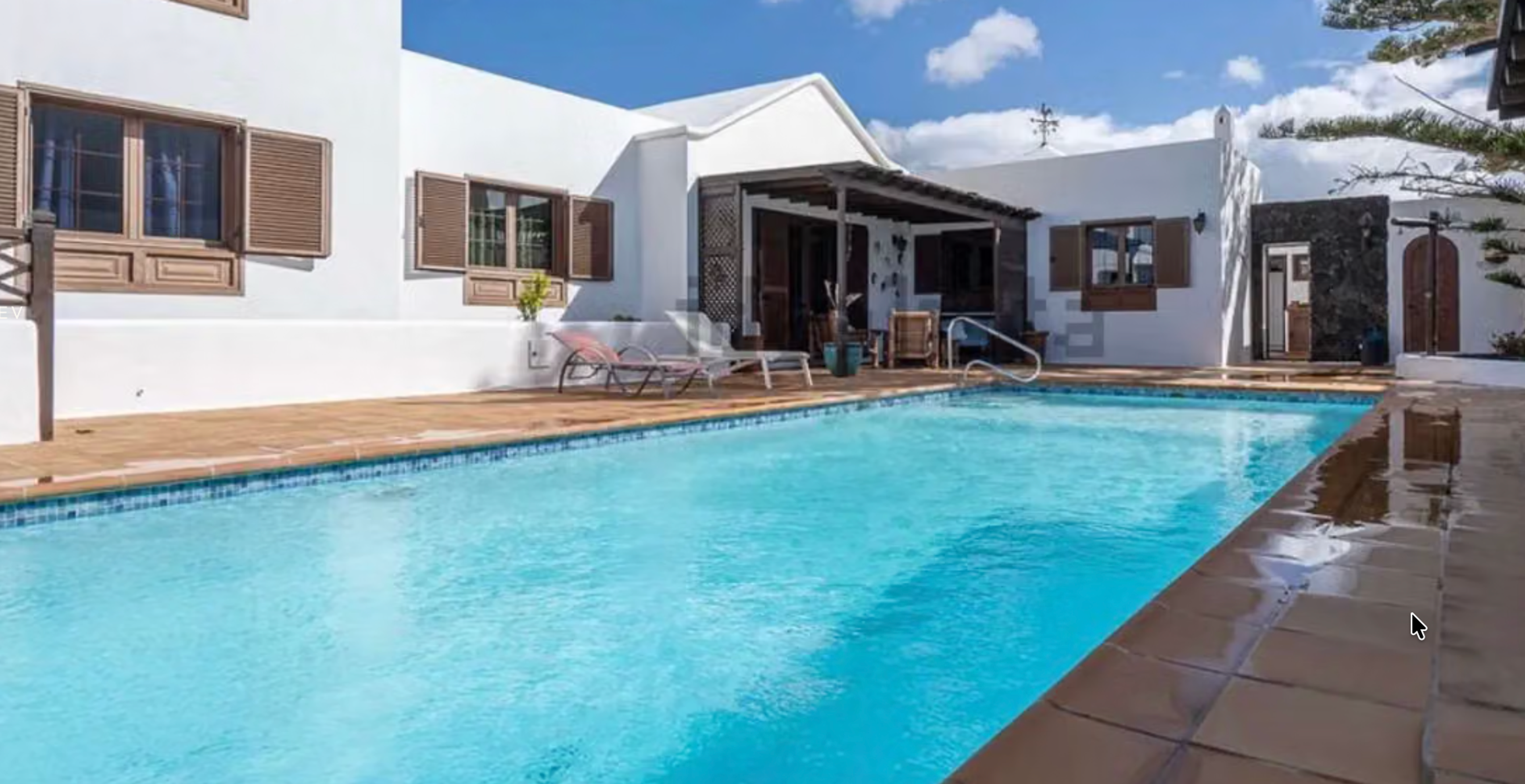 Detached Villa in El Cable-La Concha