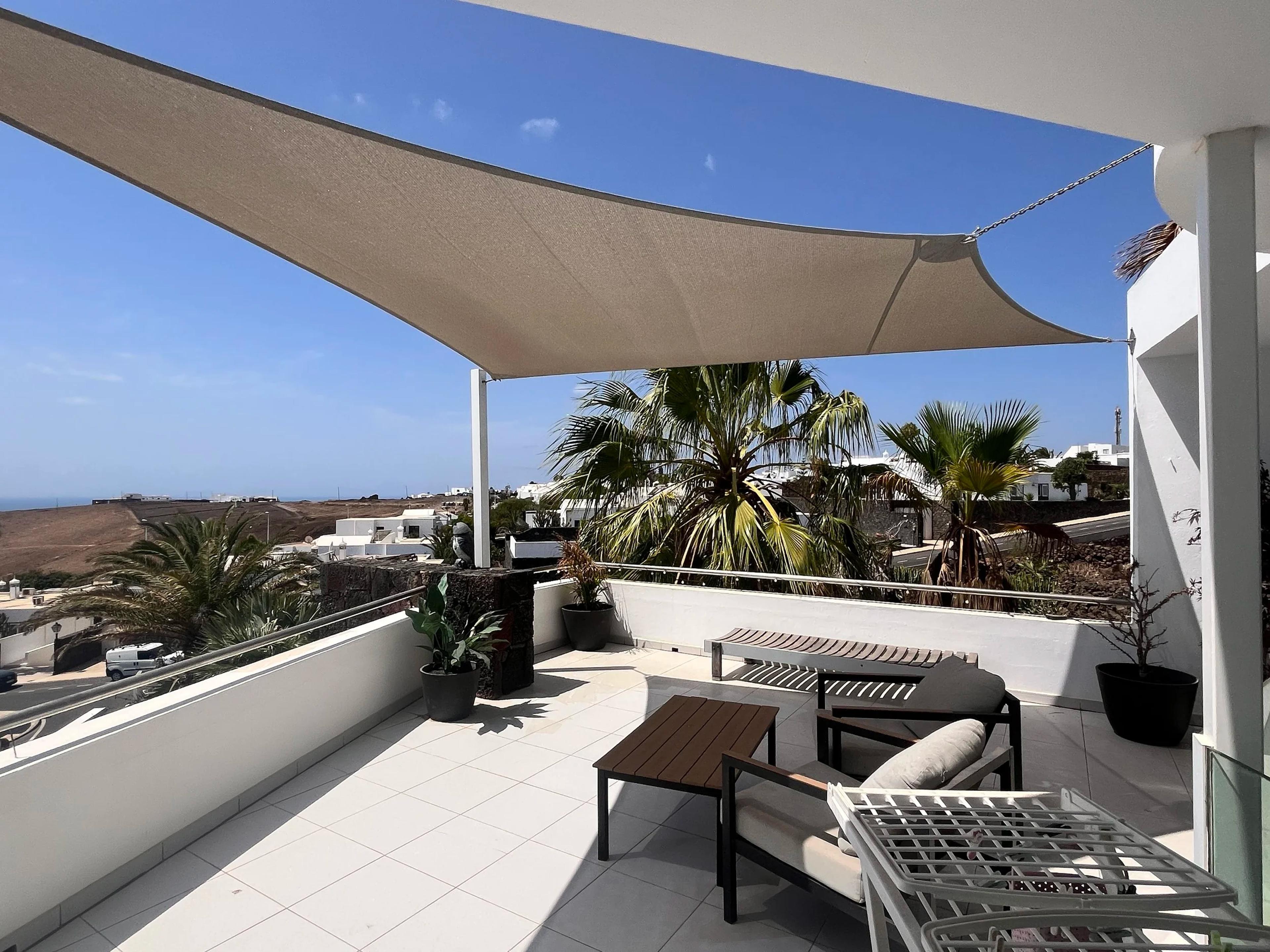 Architectural villa with Atlantic views, Tías — Tías (32)