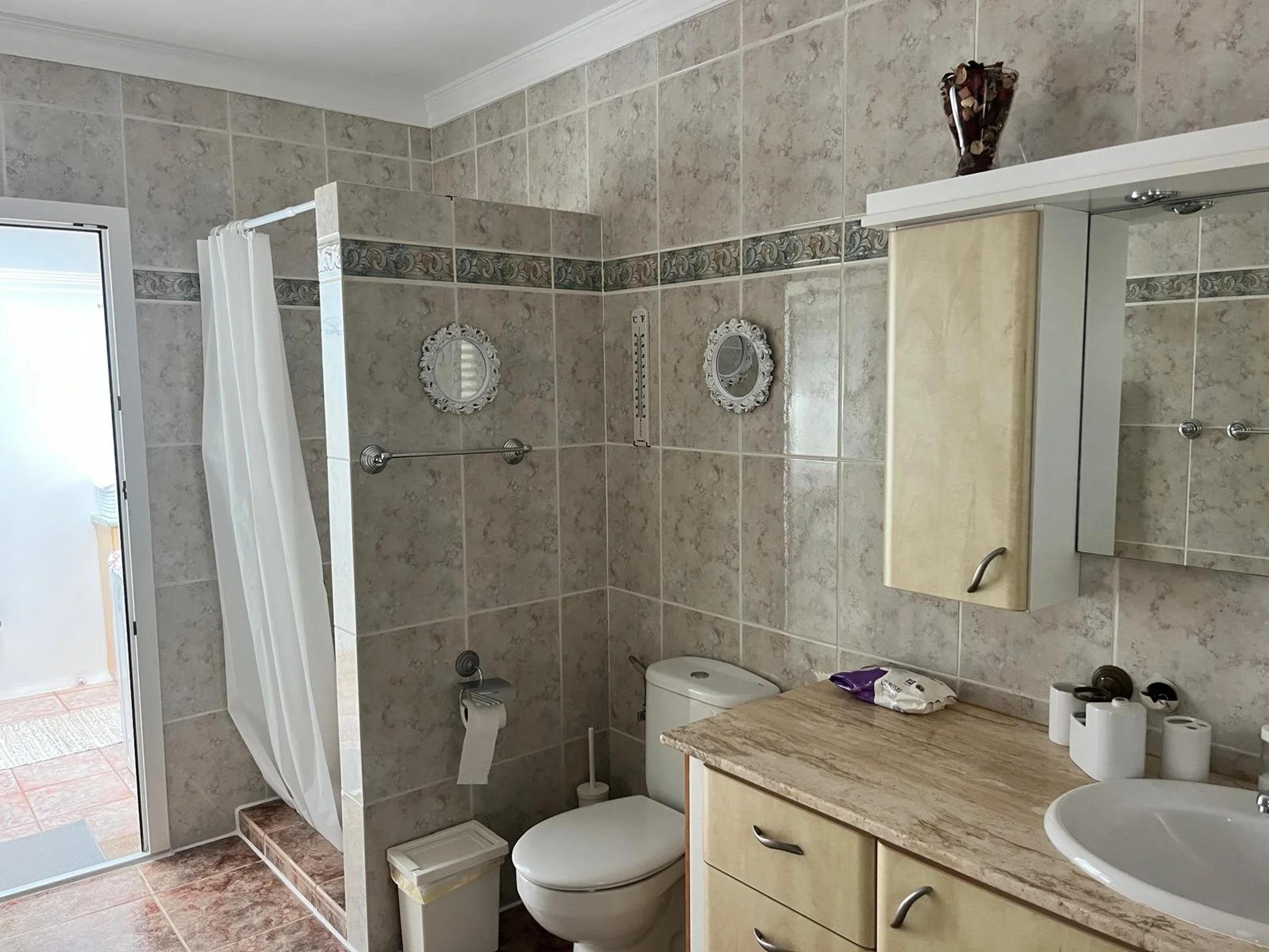 Country house with mature garden, Güime — Güime (18)