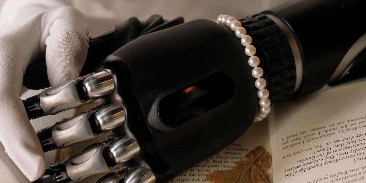 The future and its machinations