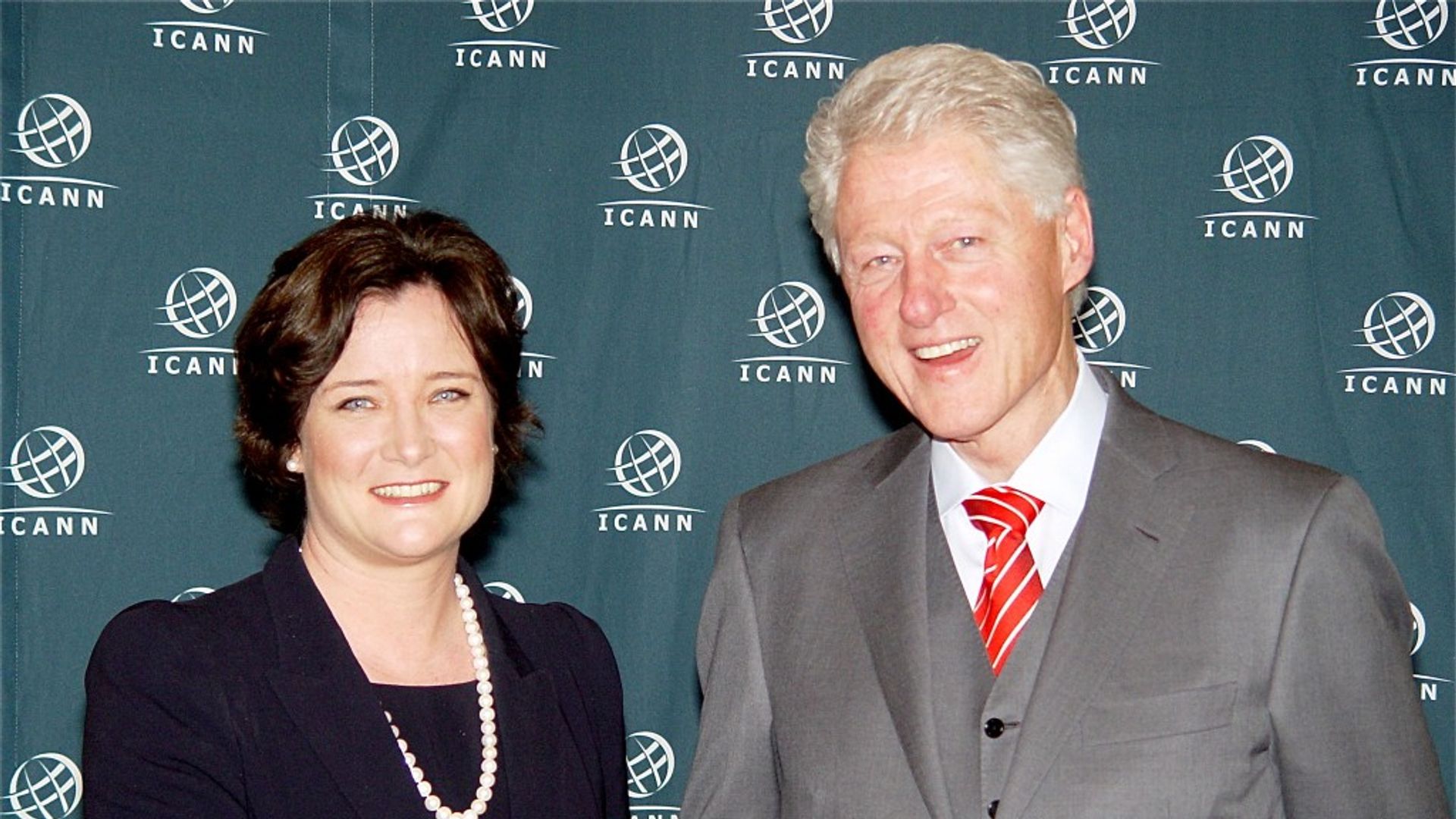 Clinton poo poos IANA transition in remarks about Net Freedom
