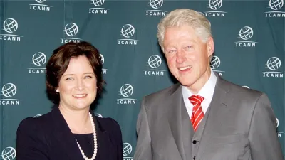 Clinton poo poos IANA transition in remarks about Net Freedom