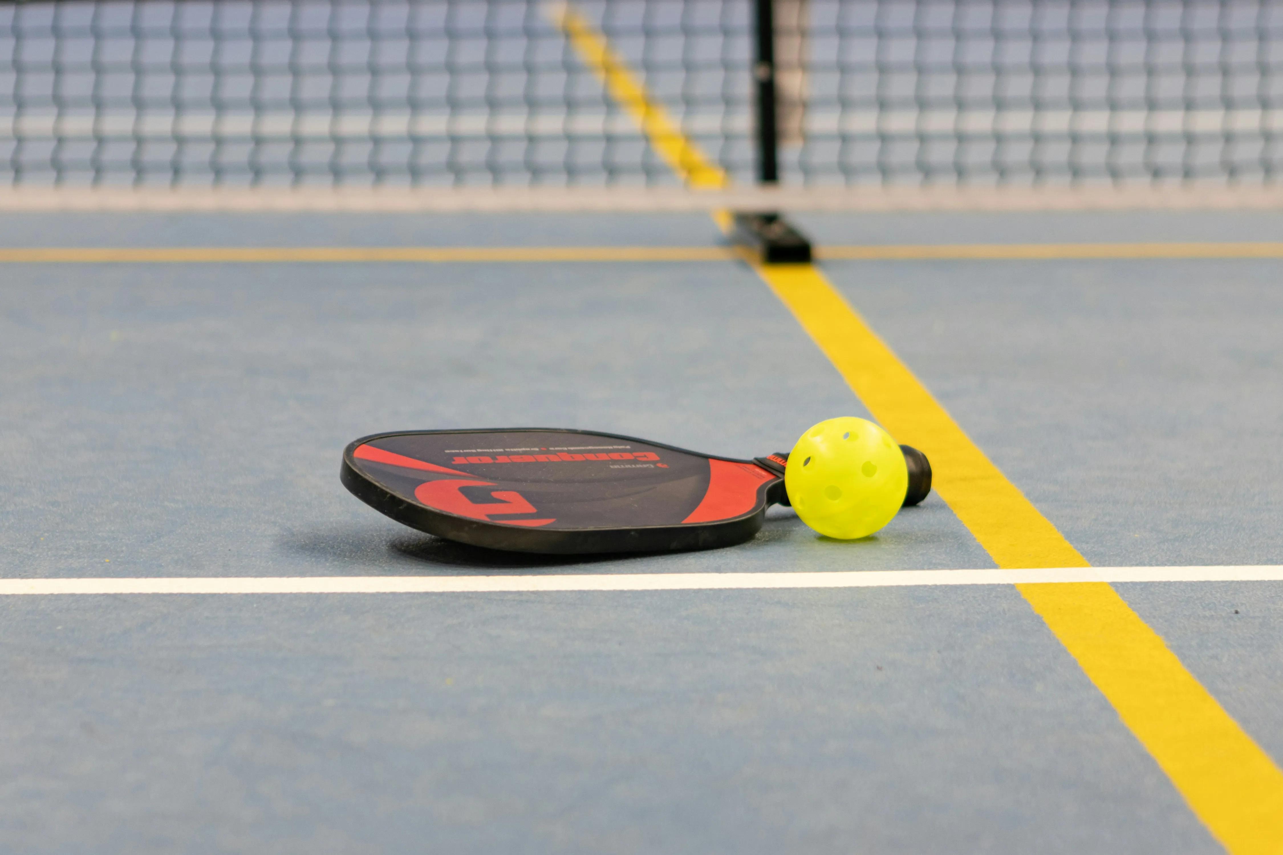 pickleball rental paddles