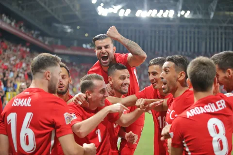 Ben sende tutuklu kaldım