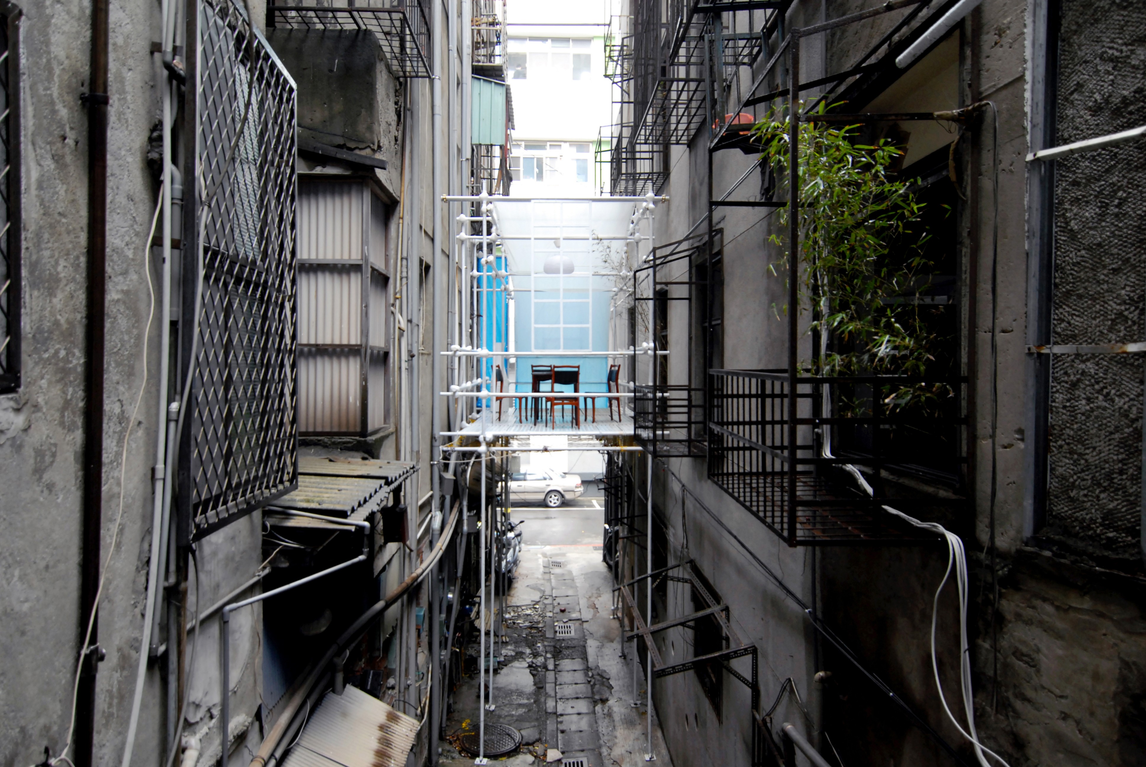 A photo of the space between two high-rise buildings in Taiwan