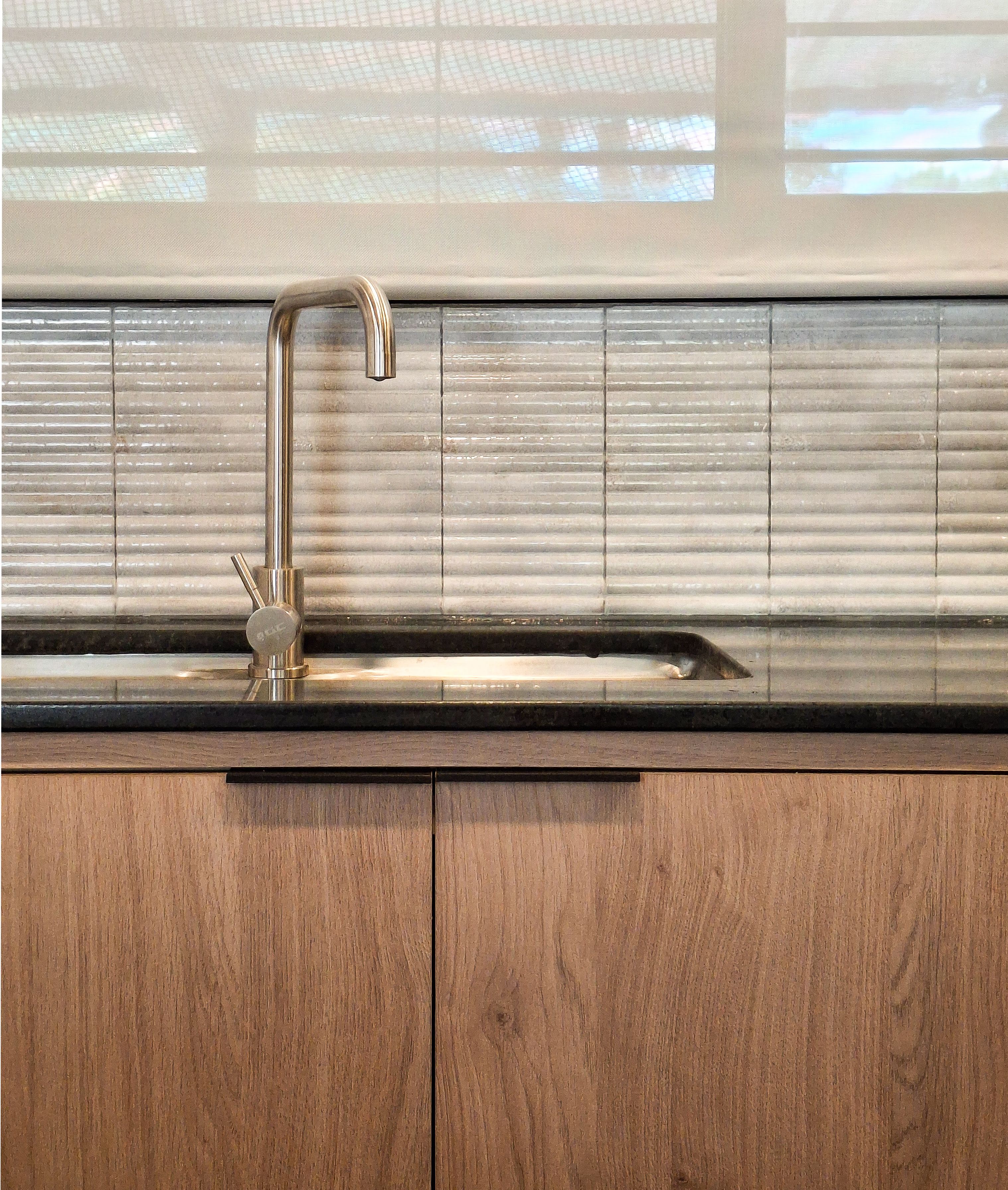 Detalle materiales y texturas cocina