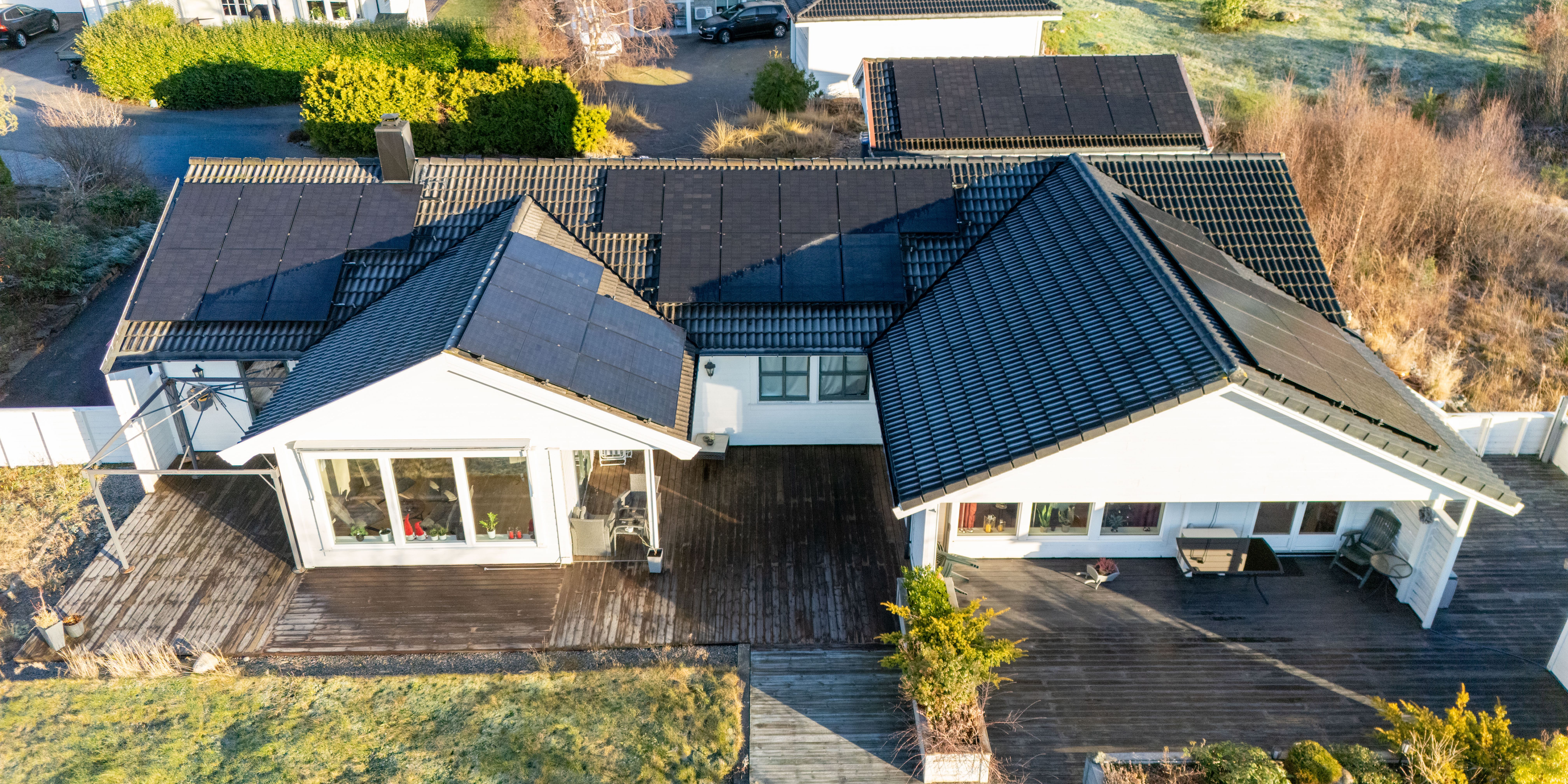 Tomannsbolig med nytt tak og utenpåliggende solceller 