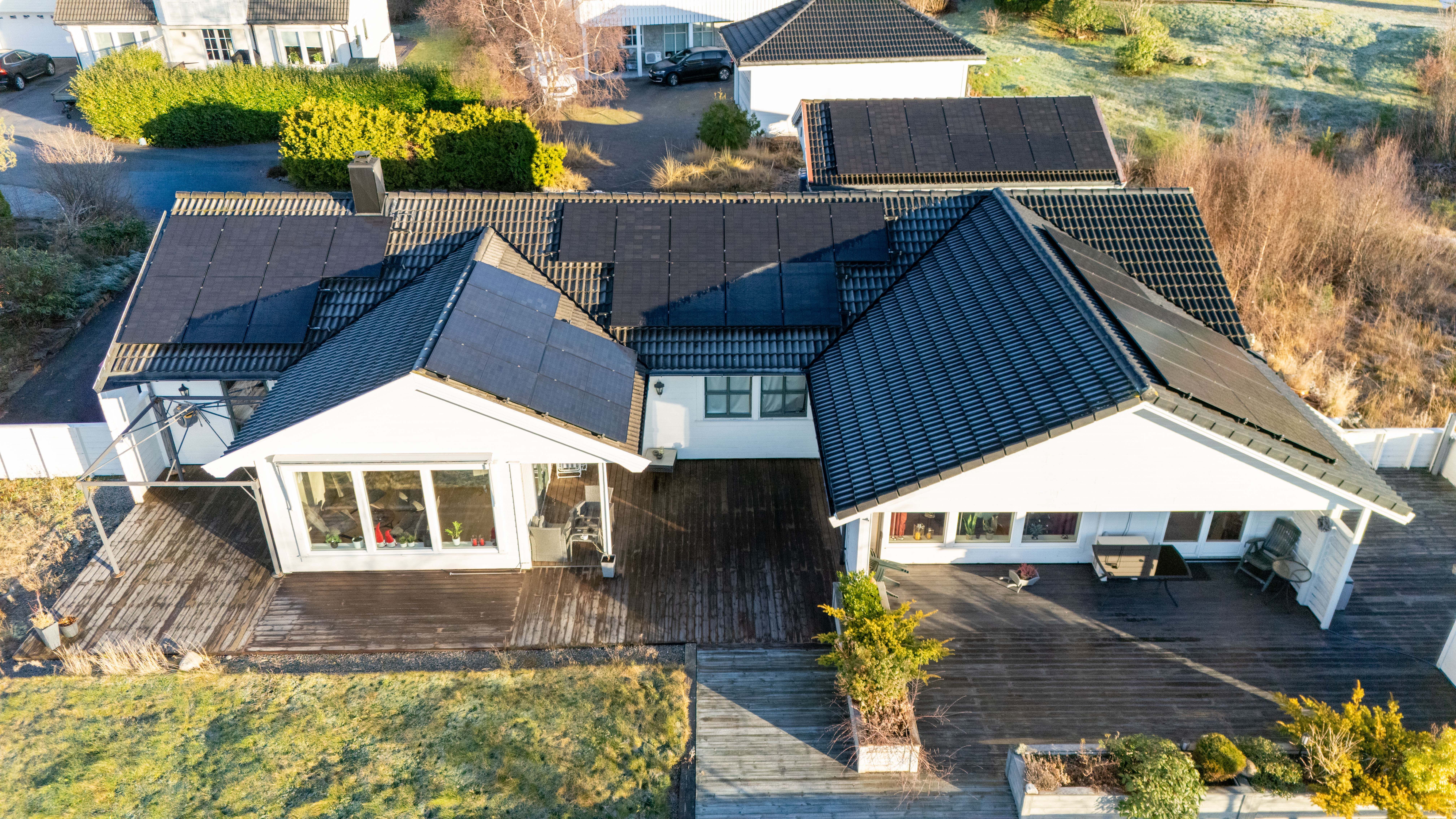 Takbytte på tomannsbolig på askøy med integrerte solceller 