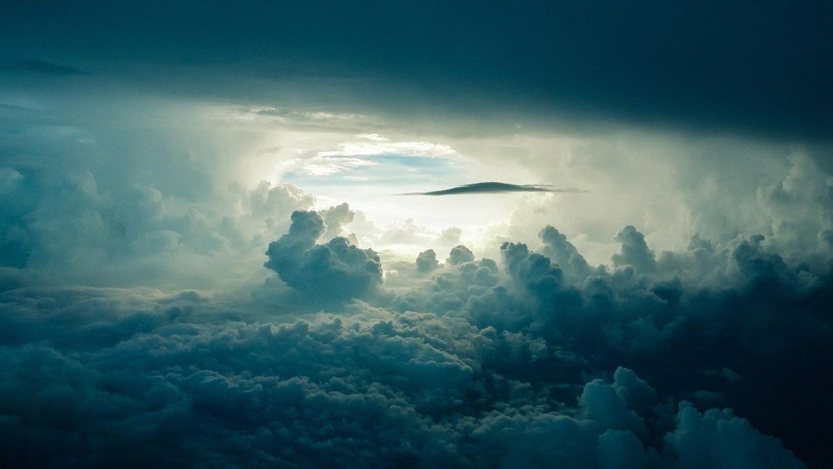 この画像には alt 属性が指定されておらず、ファイル名は sky-690293_1280-1024x576.jpg です