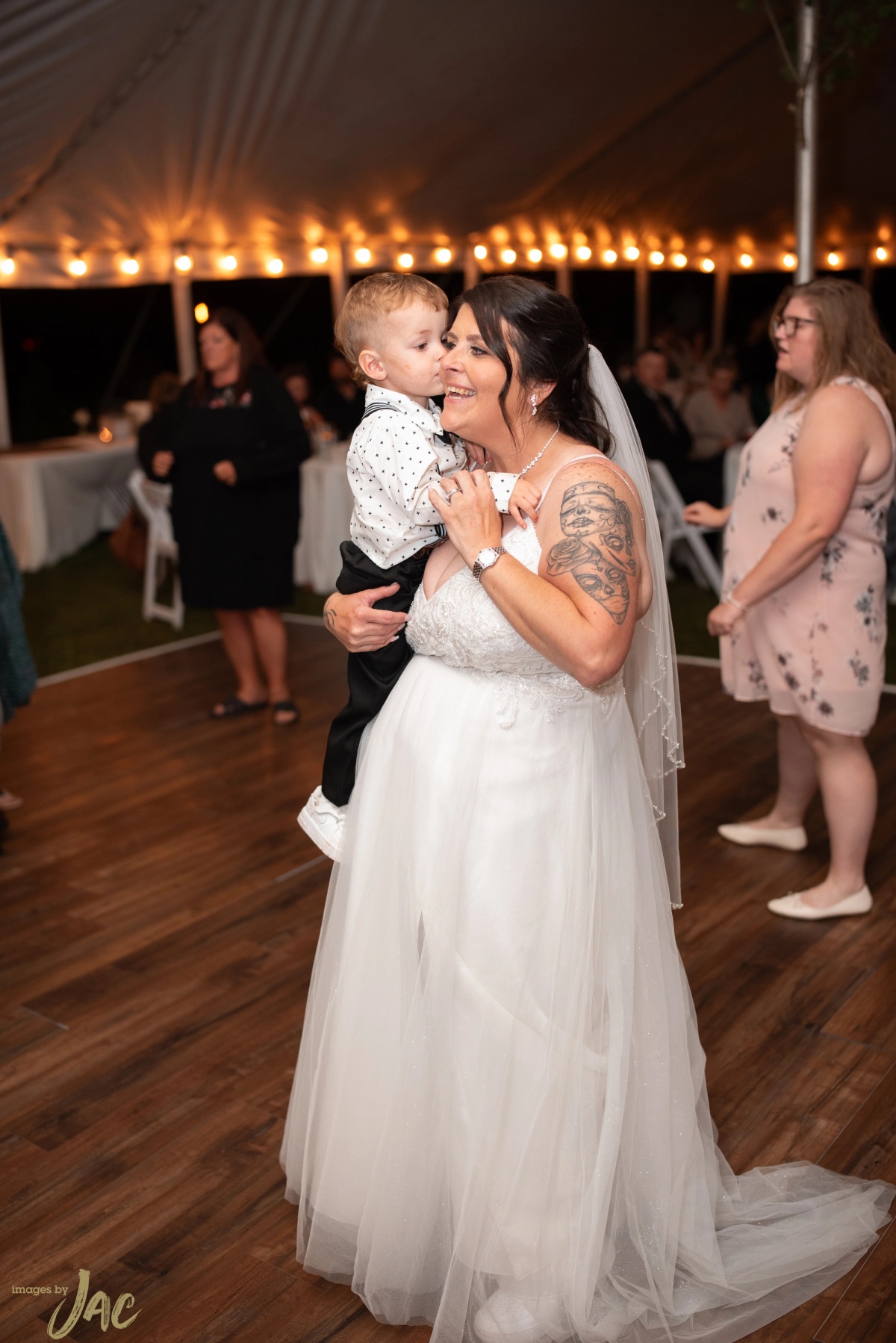 Jennifer + Ryan — photo 26