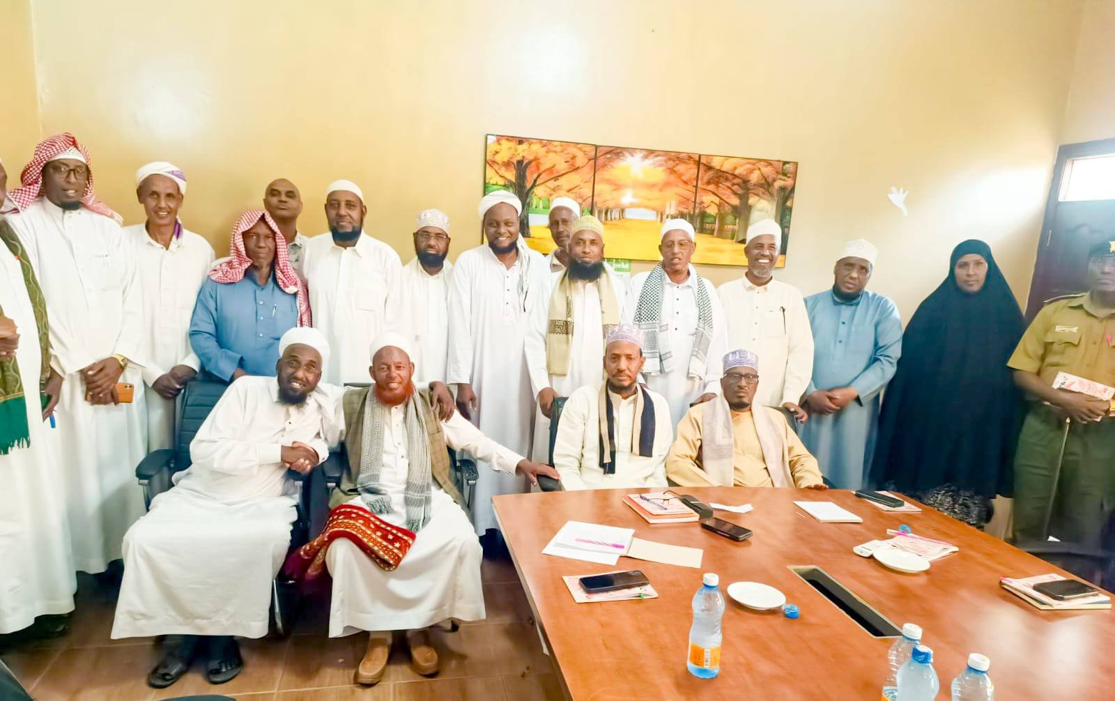 SUPKEM officials, Islamic scholars, local leaders and security officials pose for a group photo after the mediation talks