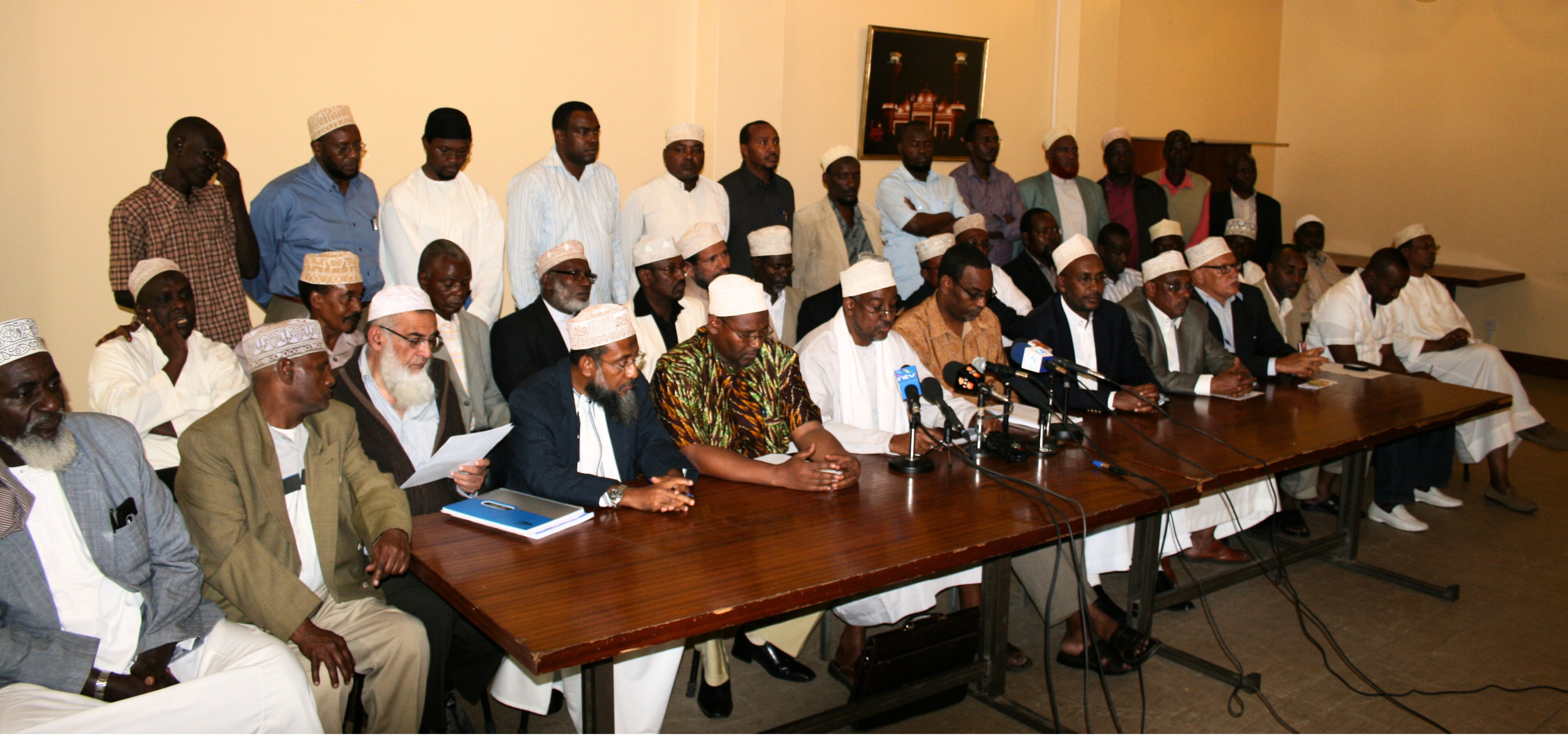 NAMLEF chairman Abdullahi Muslim with various Muslim leaders addresses a press conference at Jamia mosque, Nairobi in 2010